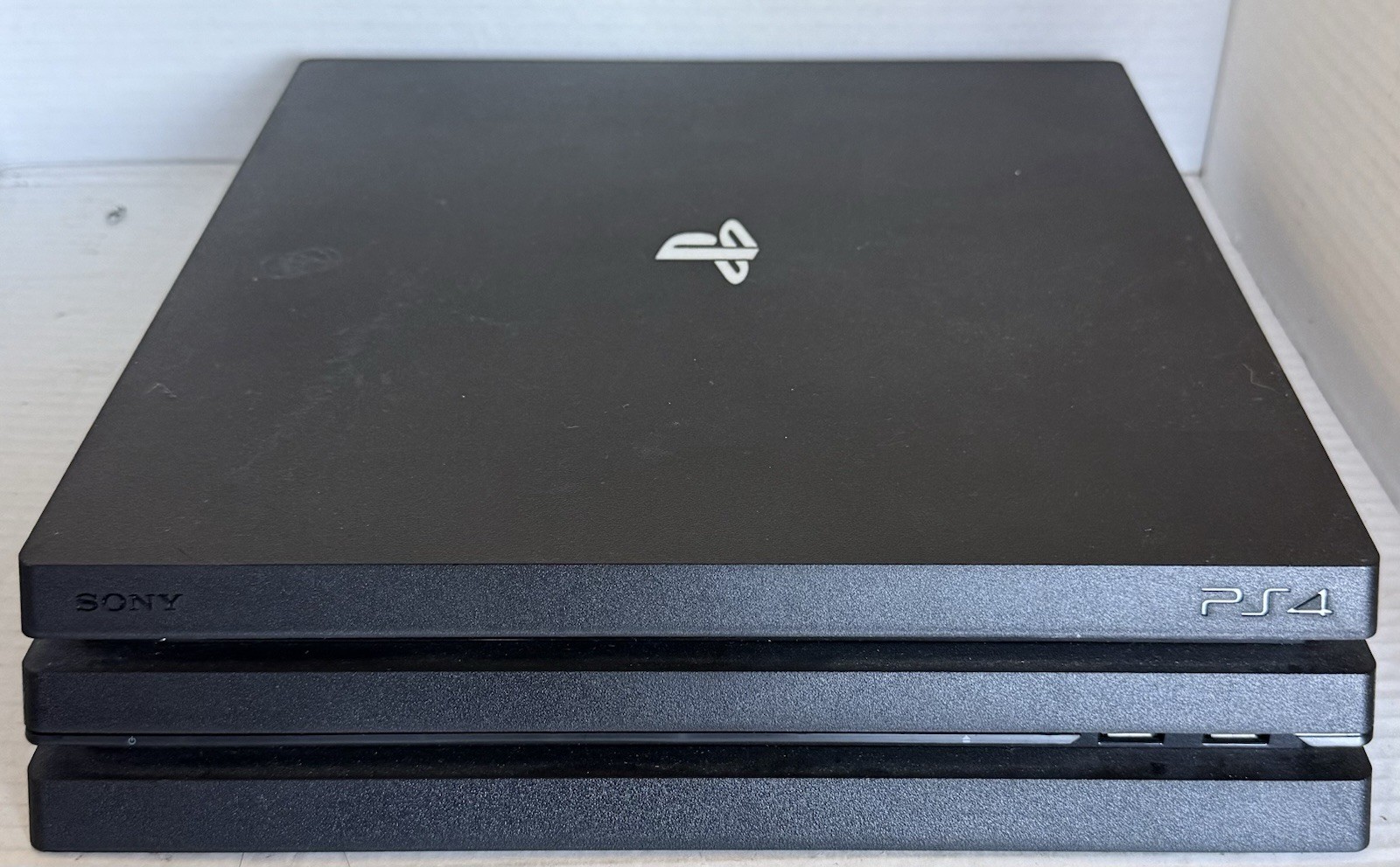 Sony PlayStation 4 Pro 1TB Console w OEM Controller, Wired – Black – Tested