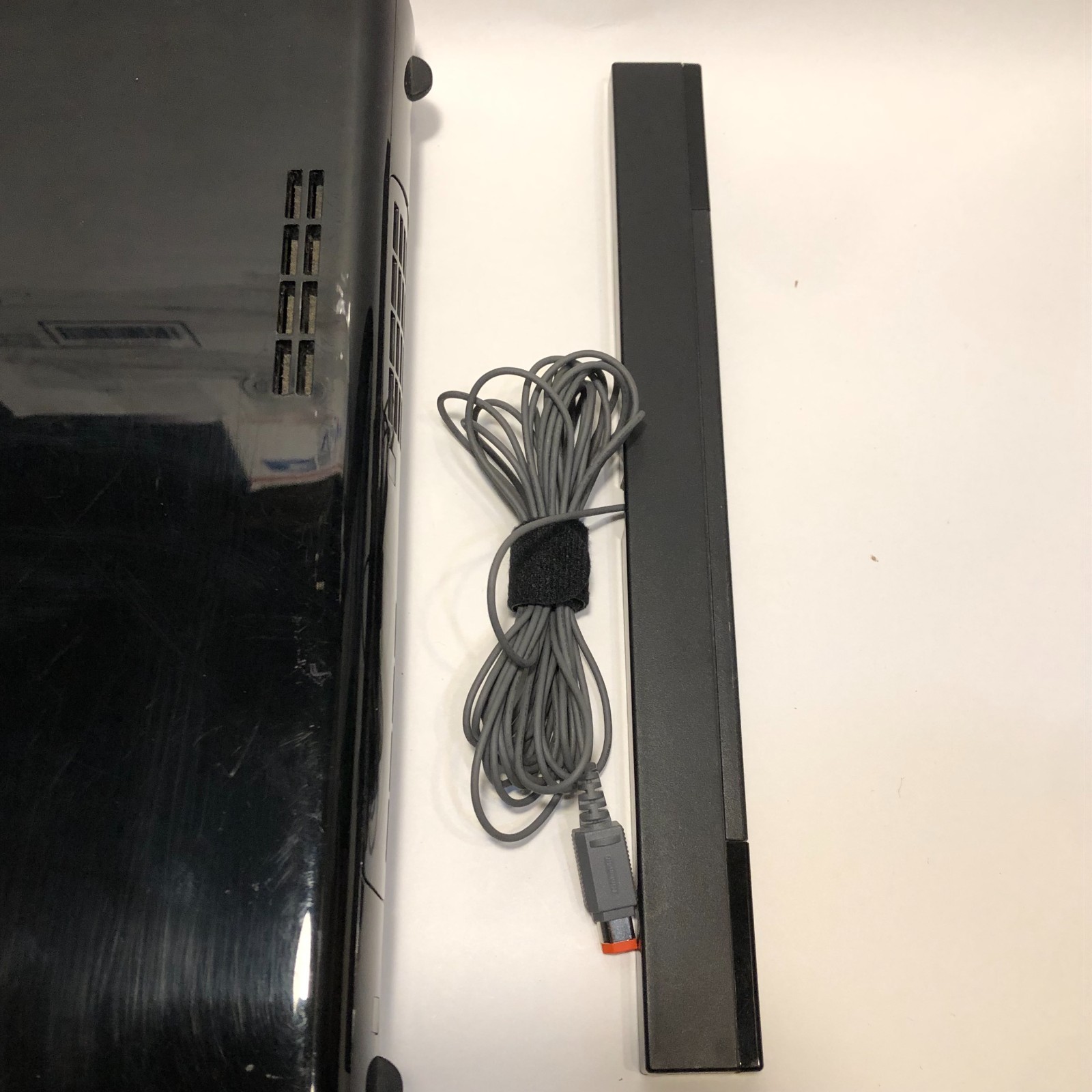 Nintendo Wii U 32GB Console WUP 101 (02) with Gamepad WUP 010 (New Battery)