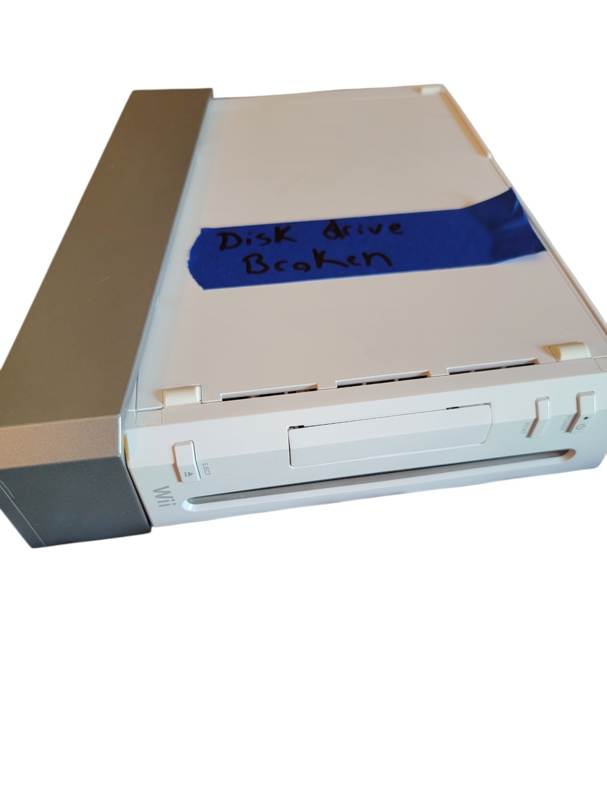 Nintendo Wii Console – White With Wireless Remotes And Nunchucks
