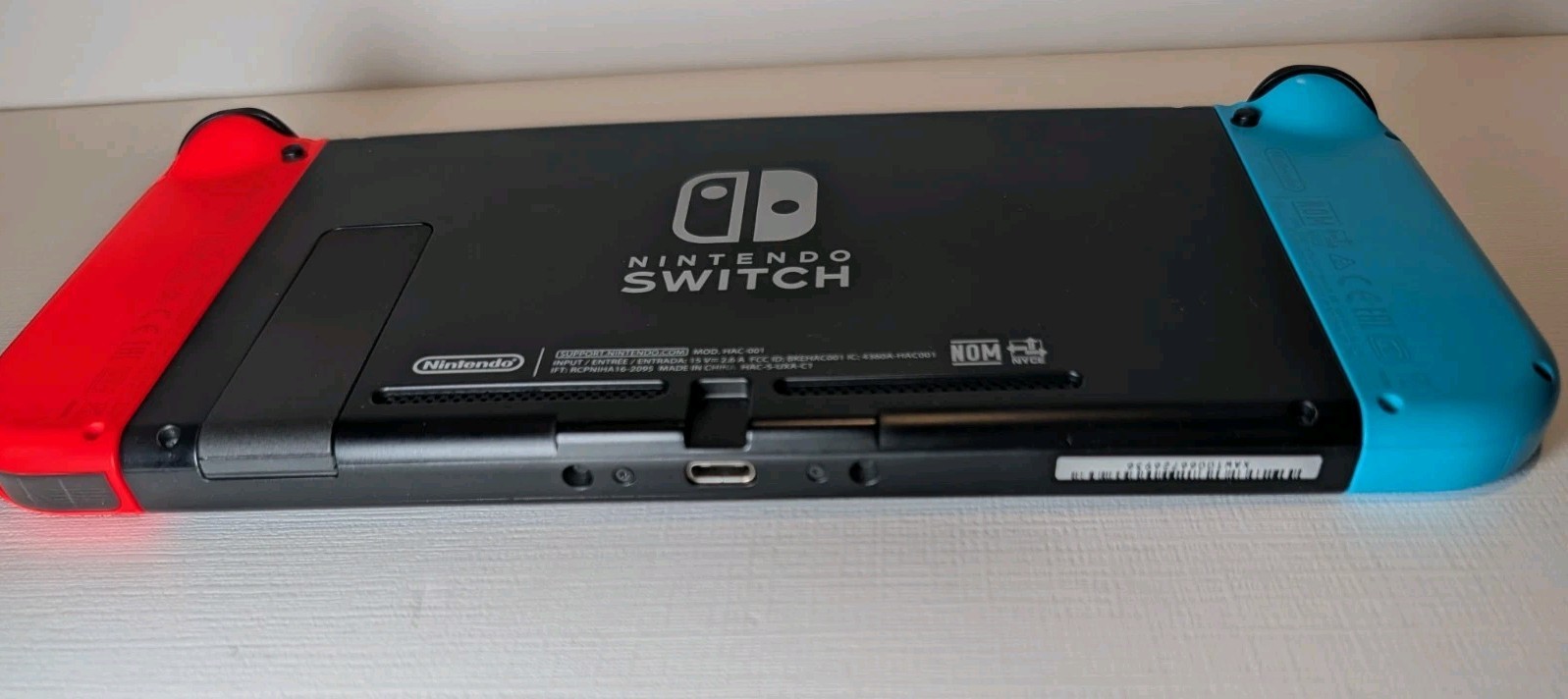 Nintendo Switch V1 Console Neon Red/Blue Joy-Con Dock, Adapter, Case – Excellent