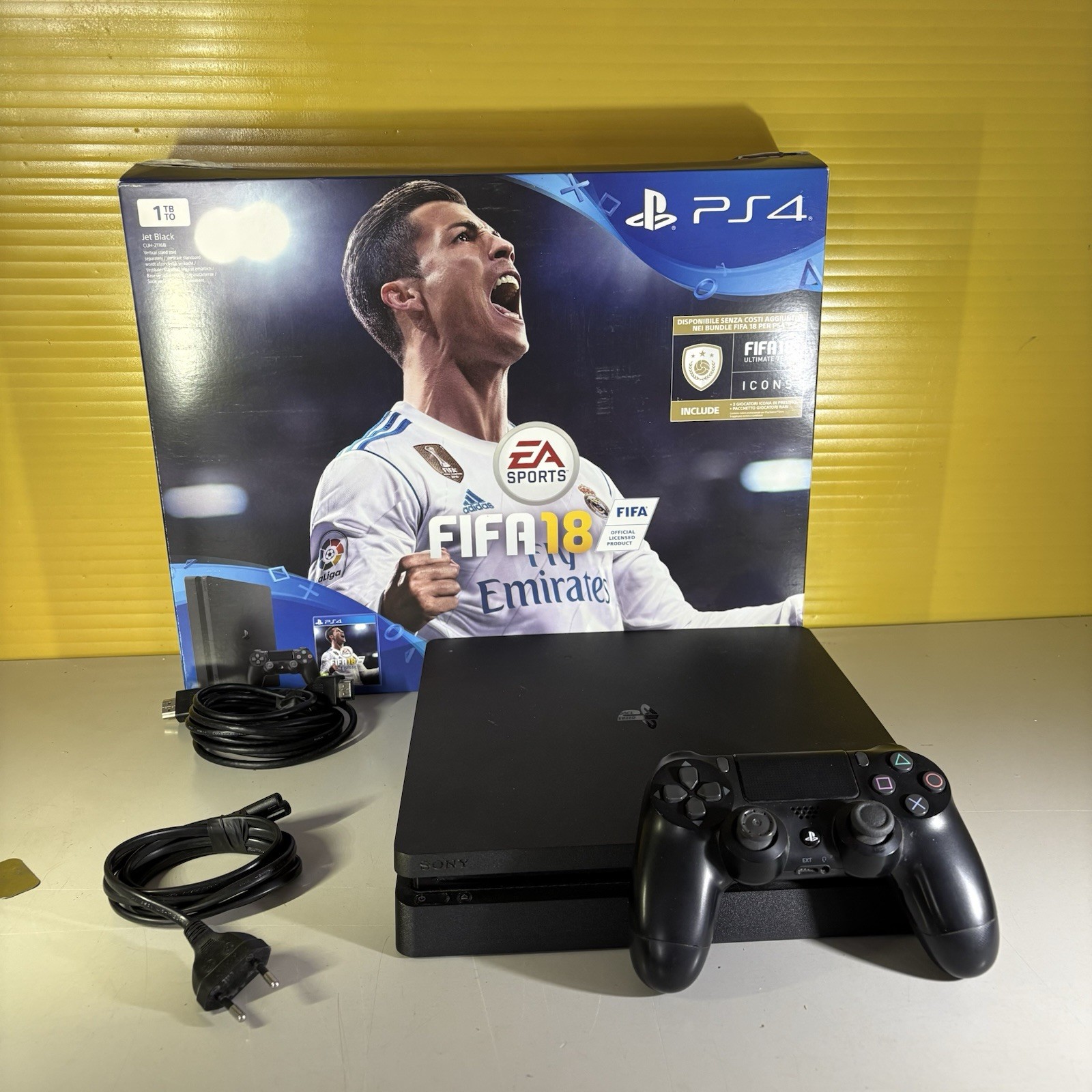 SONY PS4 SLIM 1tb FIRMWARE 10.05 CONSOLE COMPLETE WITH BOX CABLES AND CONTROLLERS