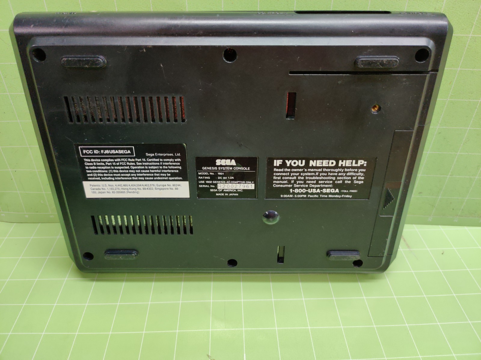Sega Genesis Console 16-Bit -TESTED-WORKING-