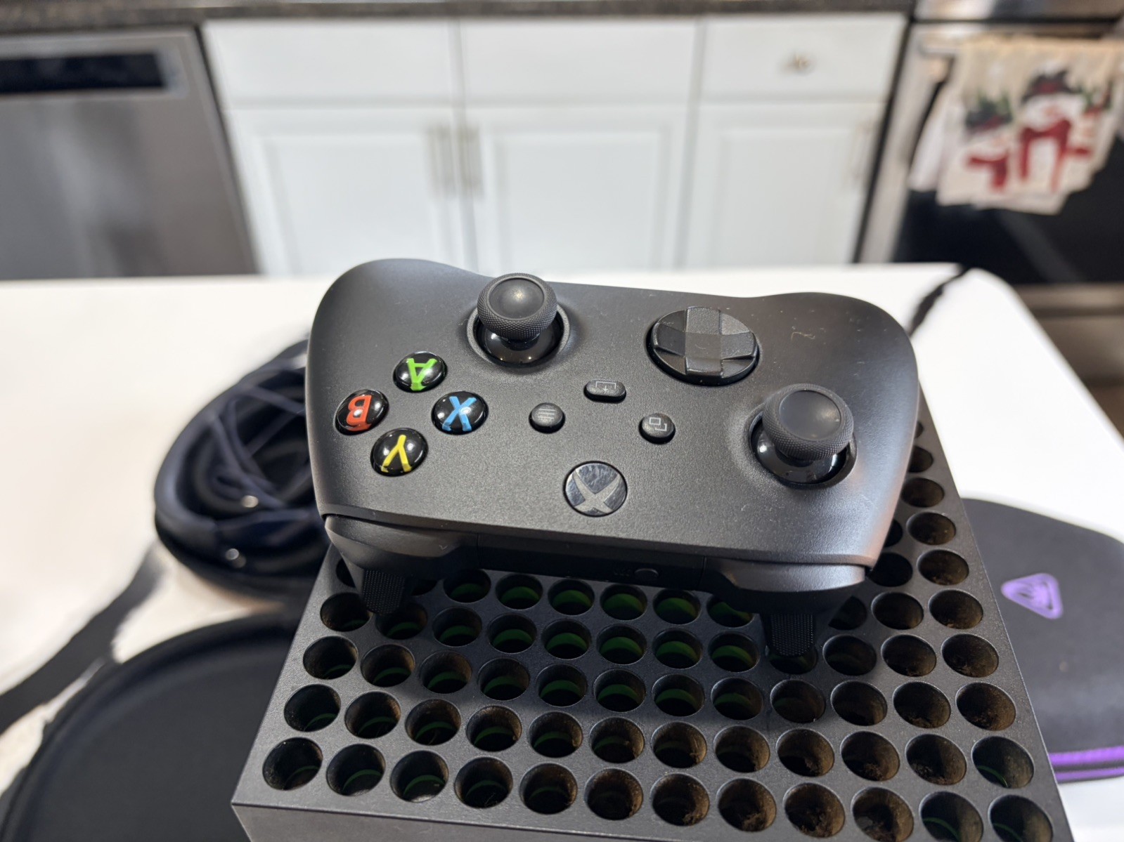 🎮 Xbox Series X – 1TB + Controller (Excellent Condition)