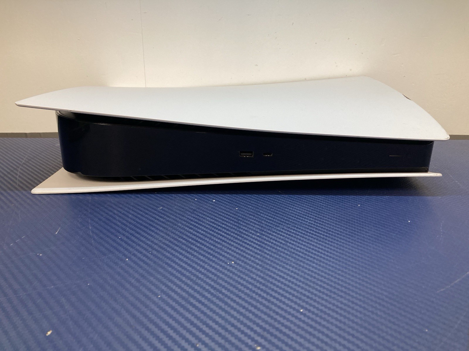 Sony PlayStation 5 Digital Edition CFI-1015A ONLY FOR PARTS, READ