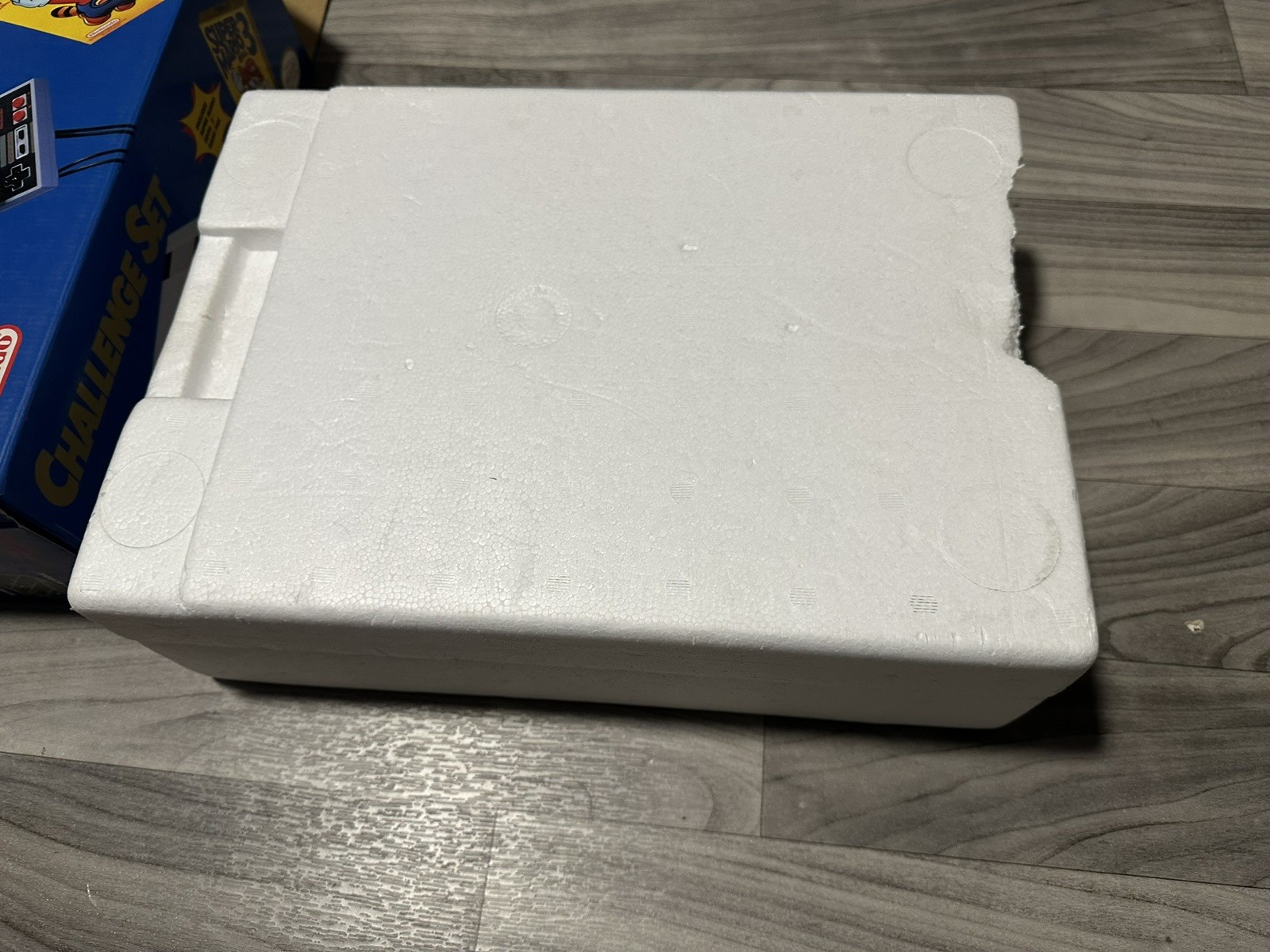 1992 Nintendo NES Challenge Set Super Mario 3 Video Game Console