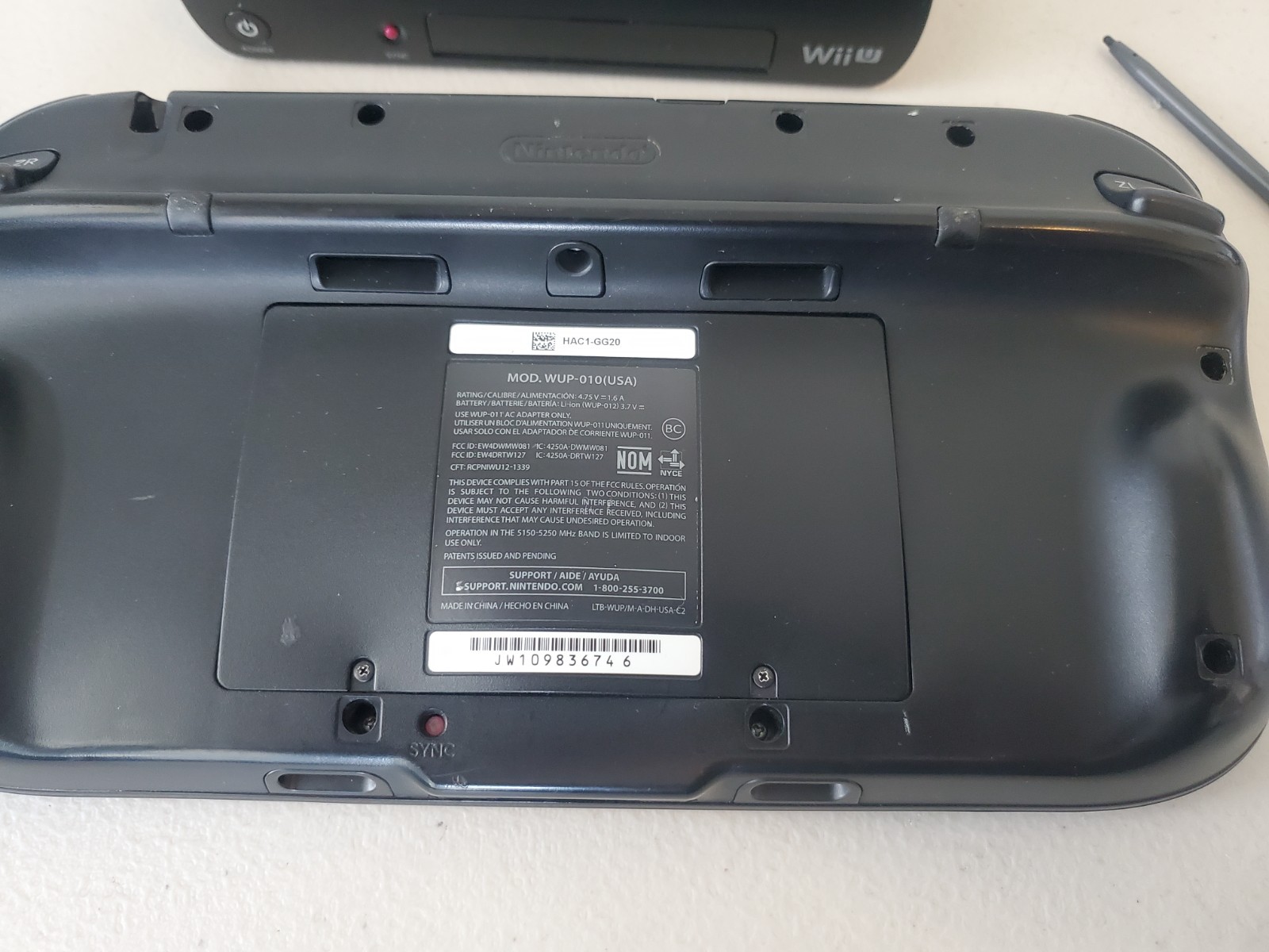 Nintendo Wii U Deluxe 32GB Handheld System Black – (PLEASE READ)