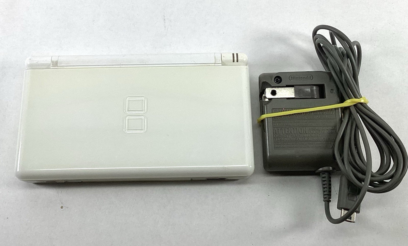 Nintendo DS Lite USG-001 with OEM Charger USG-002 & Stylus Tested Working