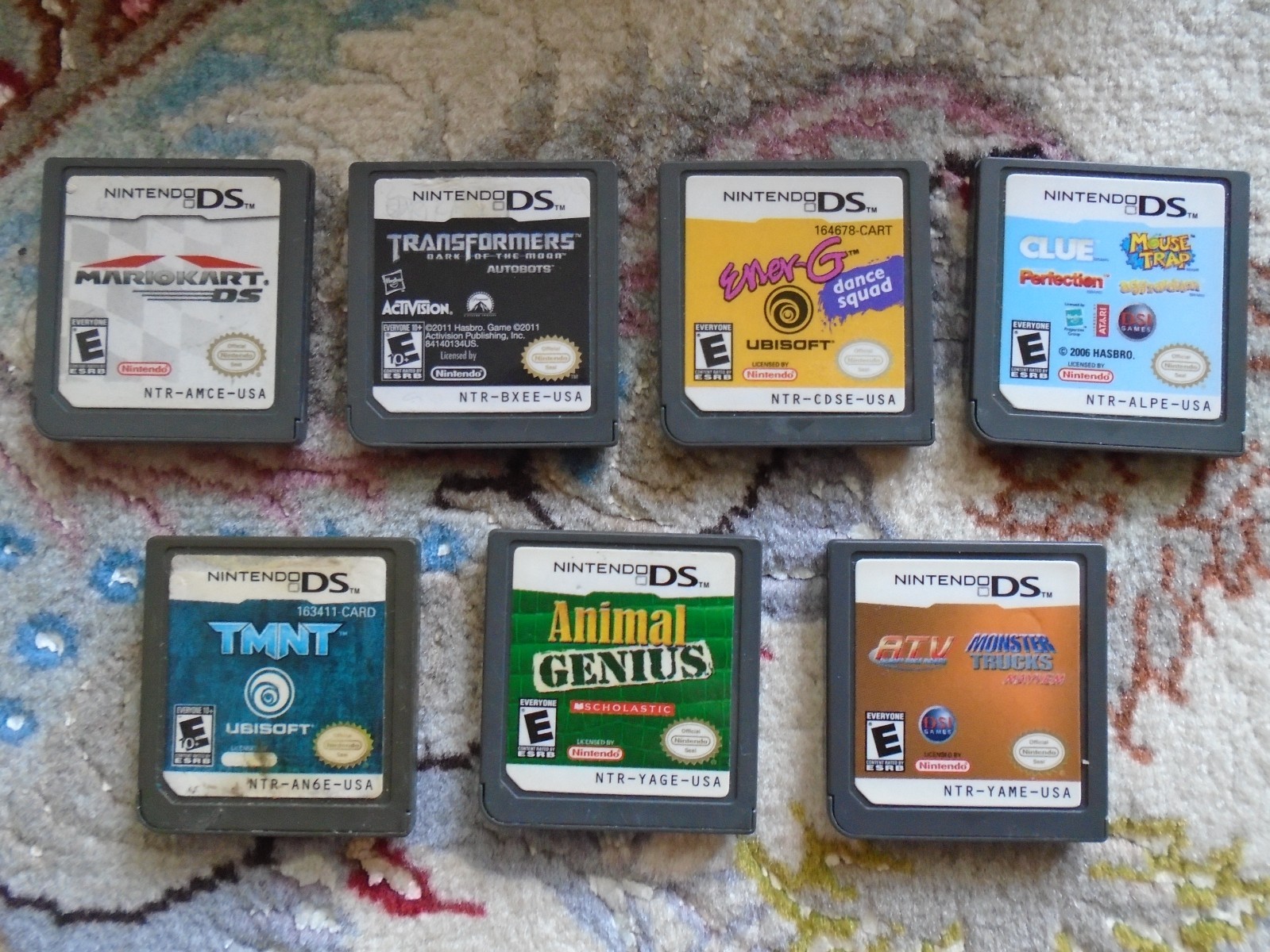 SEMI-WORKING Nintendo DSi Black Console with lots of games FOR REPAIR READ USA