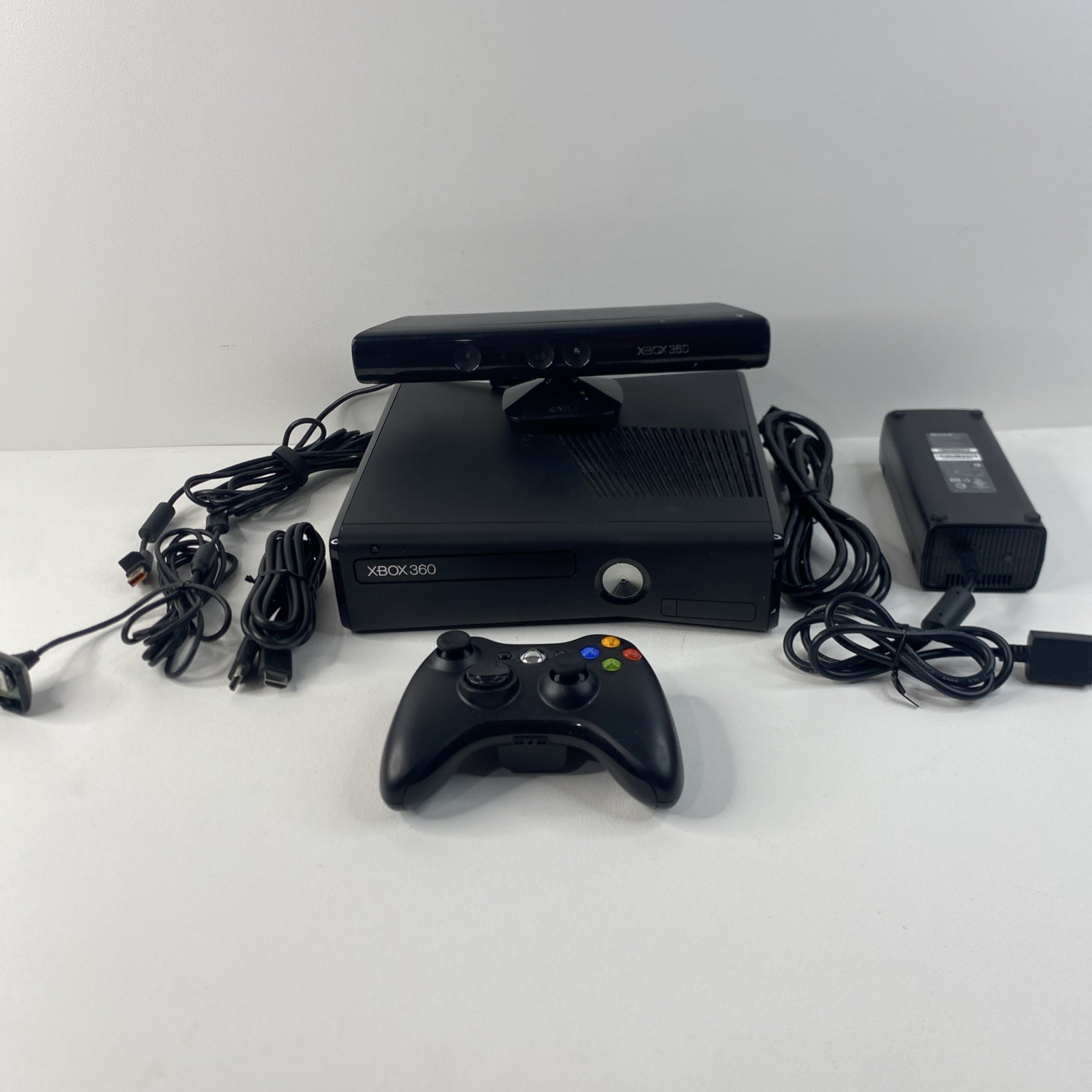 Microsoft Xbox 360 S Slim 1439 250GB Console W/Kinect & OEM Controller Tested