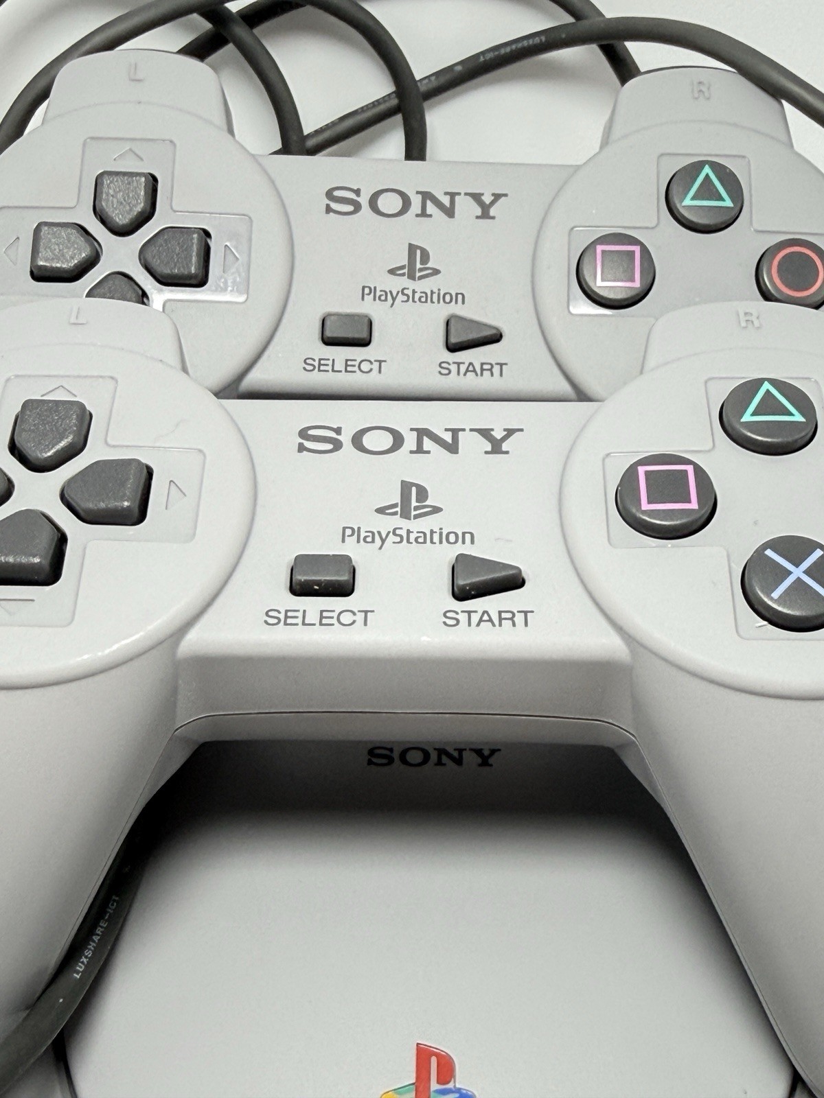 Sony Playstation Classic Mini Model SCPH-1000R + 2 Controllers