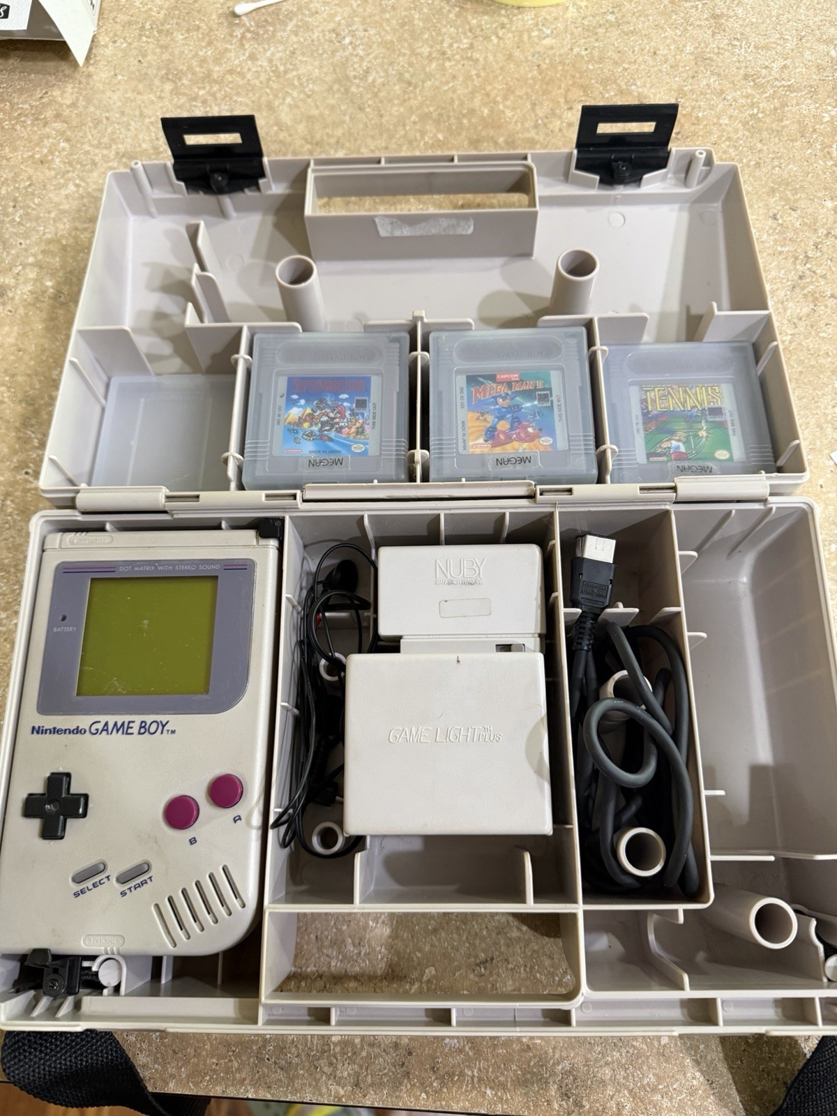 Nintendo Game Boy w/ Games & ASCII Carry All DLX Nuby Game Light Plus WORKING