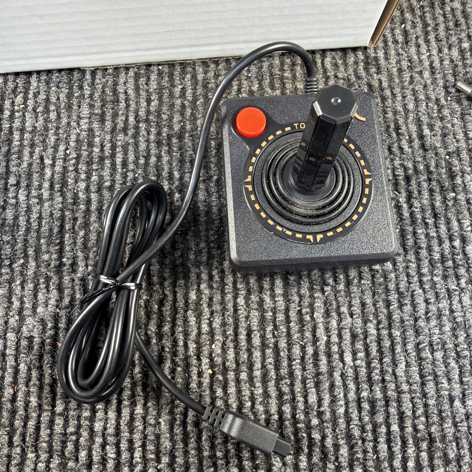 Atari Flashback 8 Black & Orange 105 Built-in Games 2 Joysticks RCA