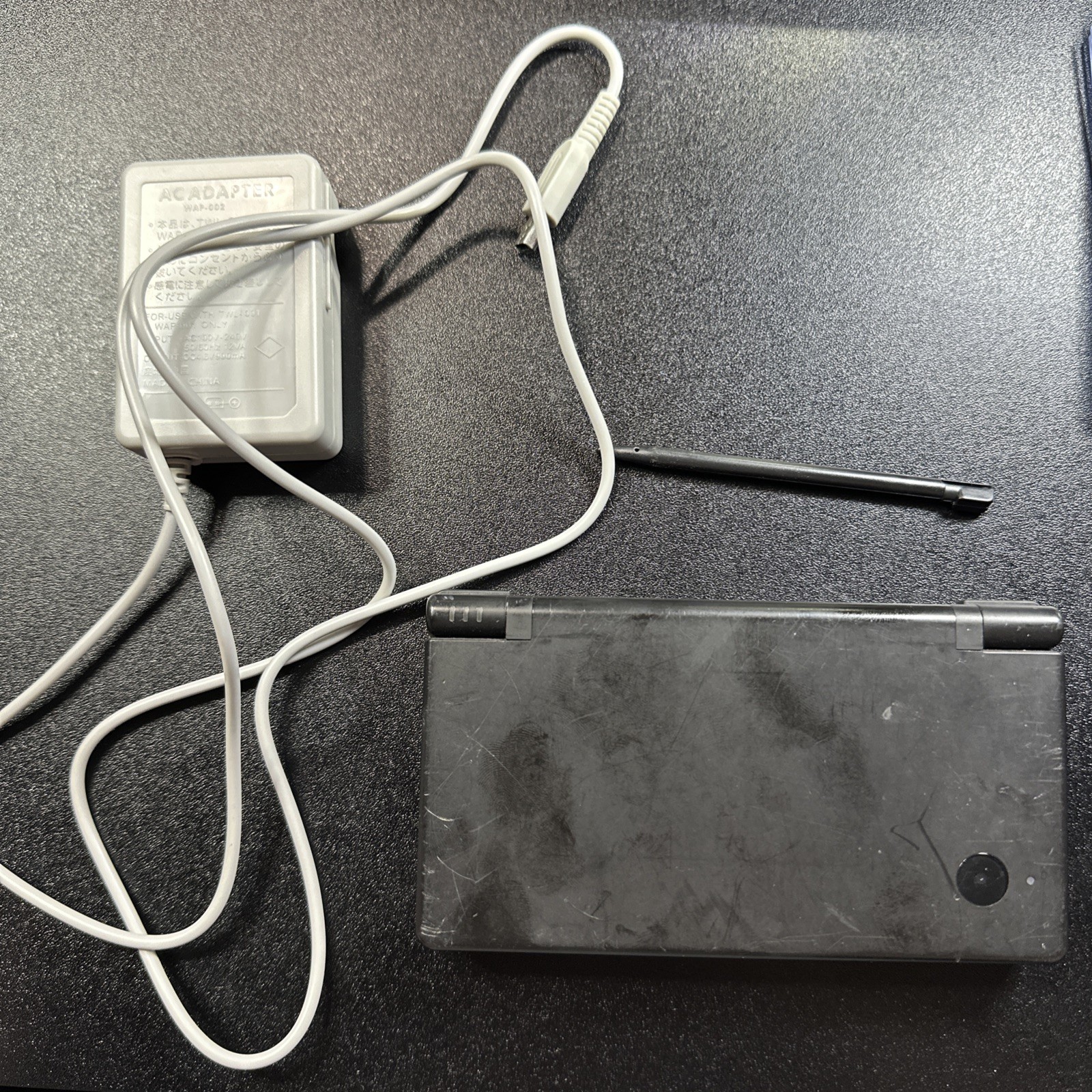 Nintendo DSI DS Handheld Console Black Non Working for Parts Repair As-Is