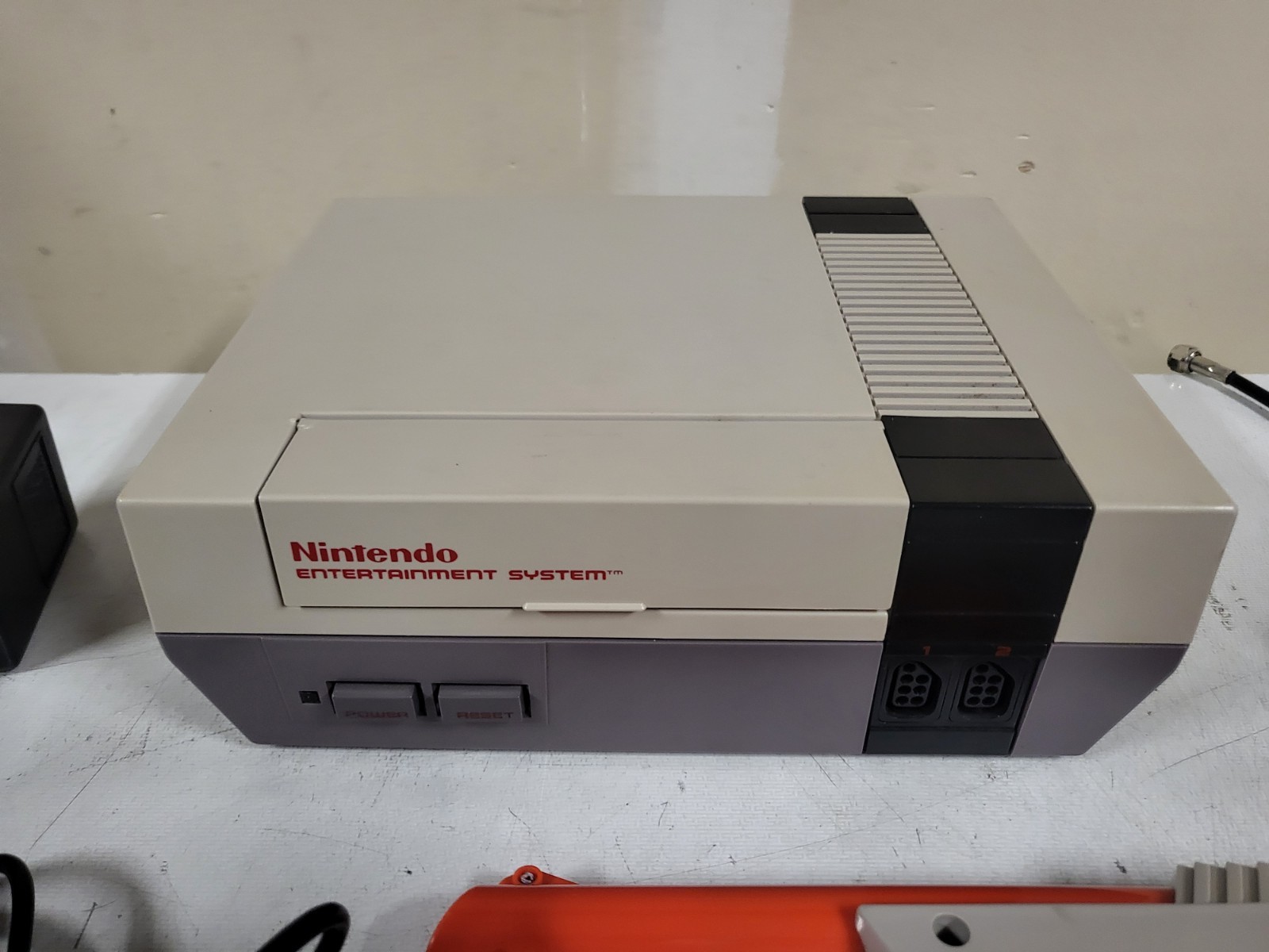 NES Nintendo Console Bundle with – Controller Zapper and Cables WORKS! *READ*