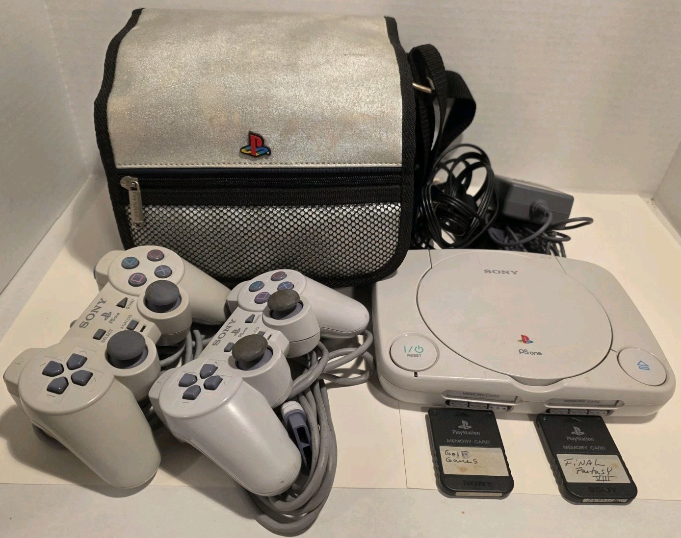 Sony Playstation PS One Console Carrying Bag 2 Controllers 2 Memory Cards
