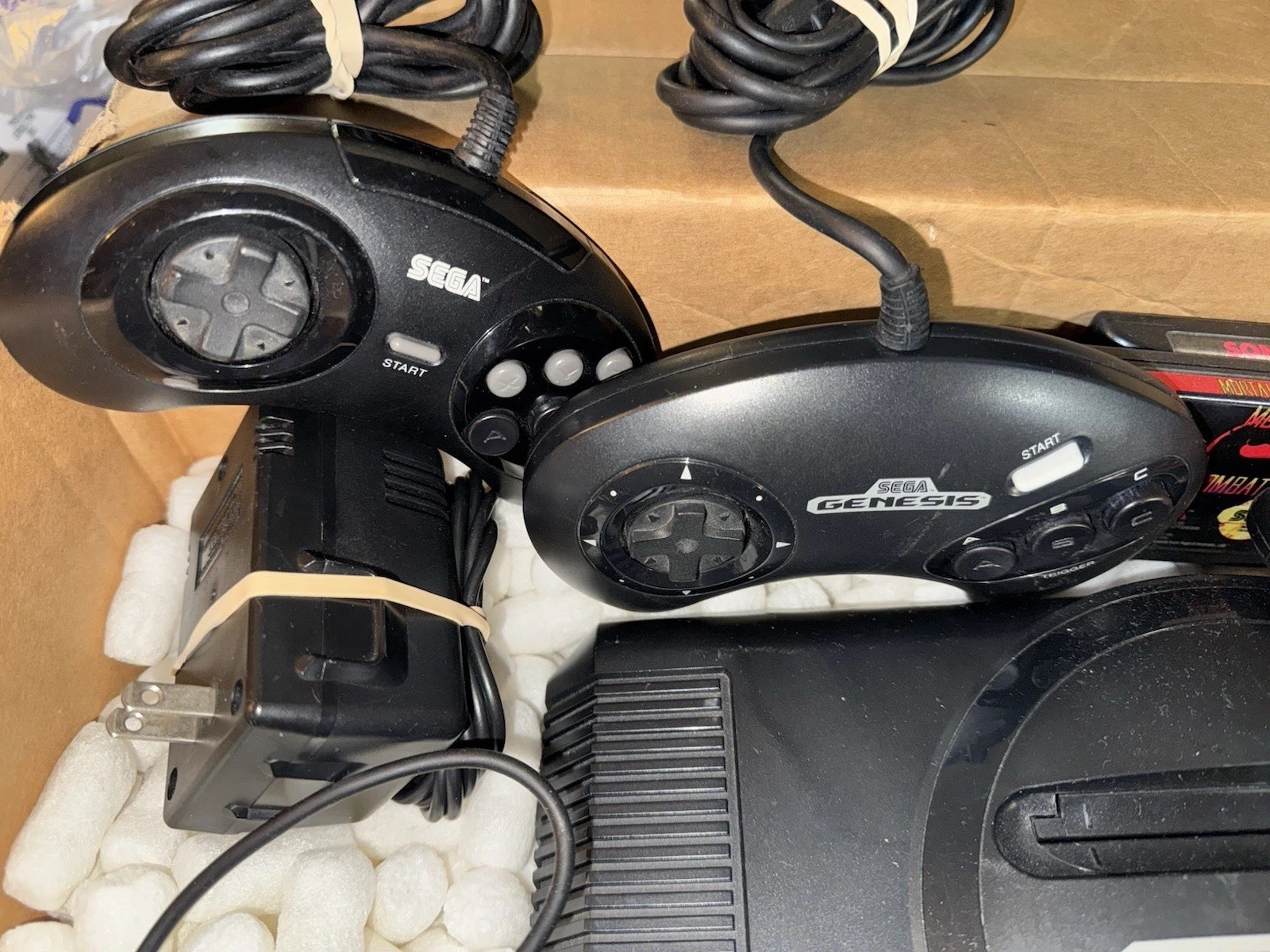 SEGA Genesis 16-Bit Console Bundle 2 Controllers Sonic 2 (Case/Manual)