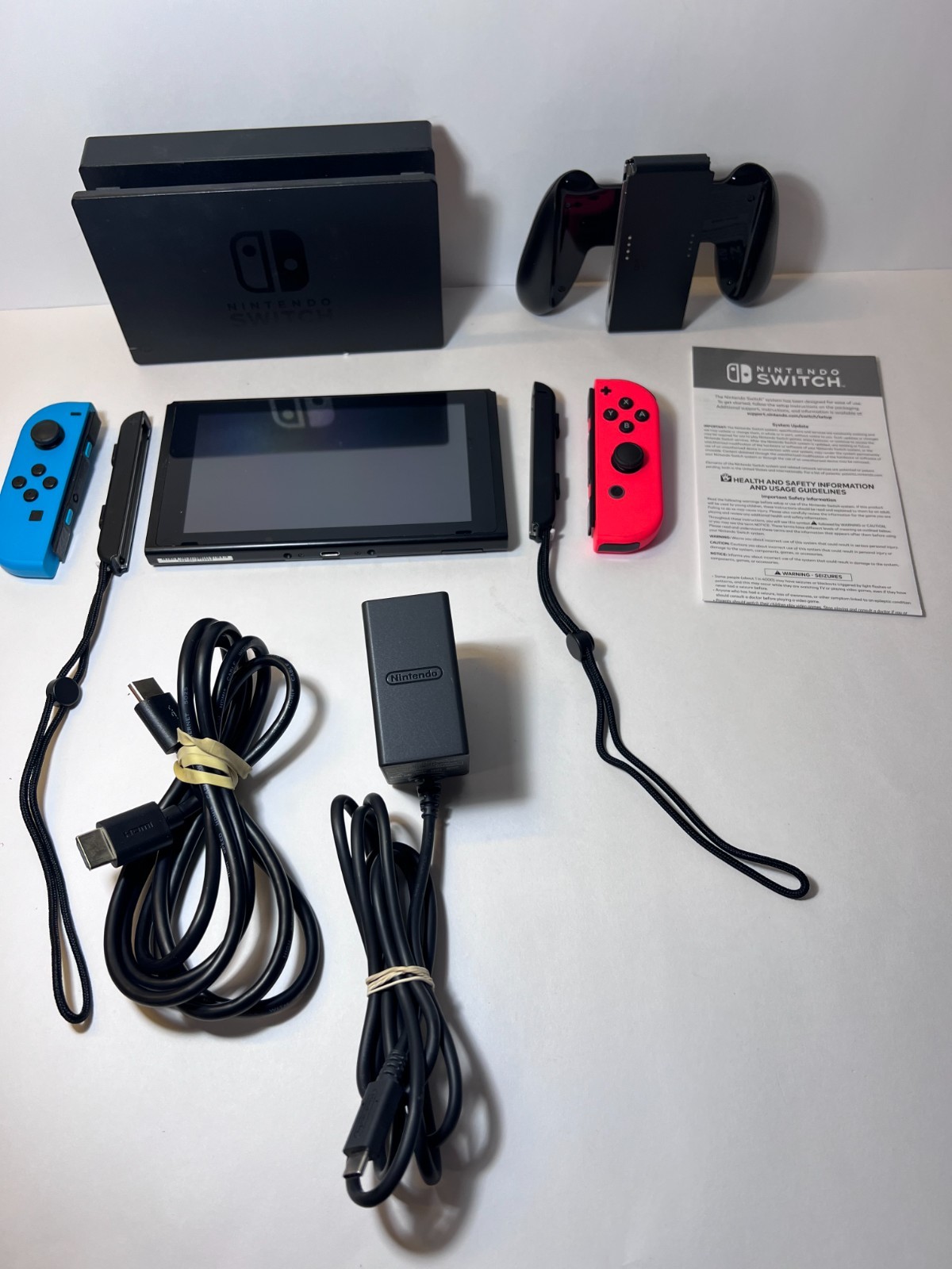 Nintendo Switch System 32GB Console w/Neon Red & Blue Joy-Cons w/Box Gently Used