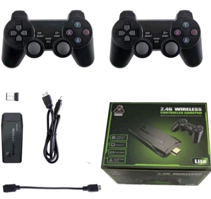 M8 mini video game console USB stick 64G wireless handheld player built-in HD 4K