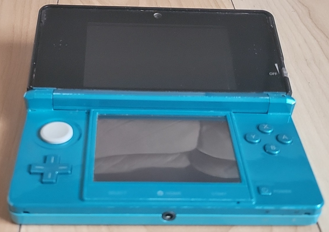 Nintendo 3DS CTR-001 Aqua Blue Handheld Game Console ONLY & Stylus TESTED READ