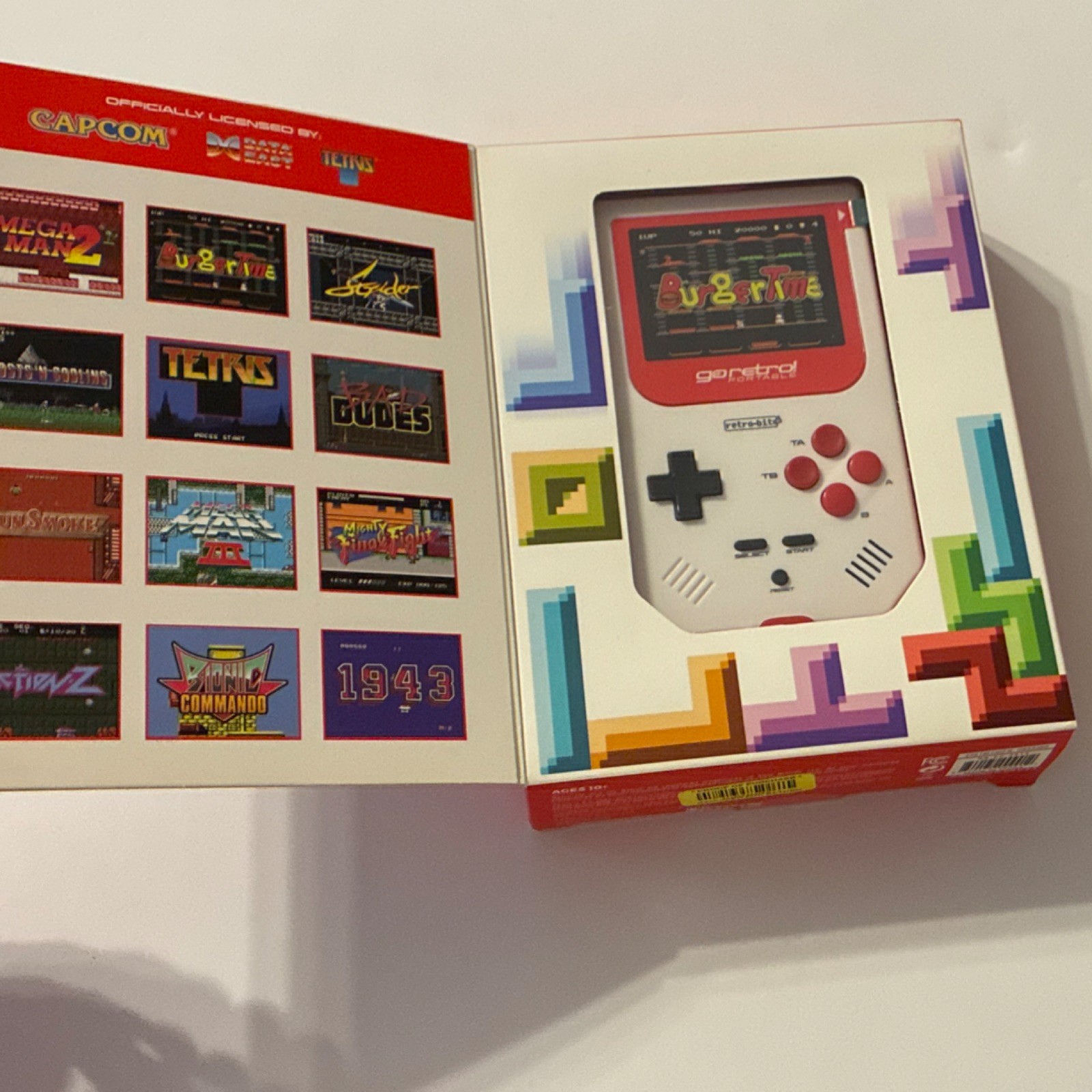 Retro-Bit Go Retro Portable Handheld System 260+ Games 2.8″ High Res Screen