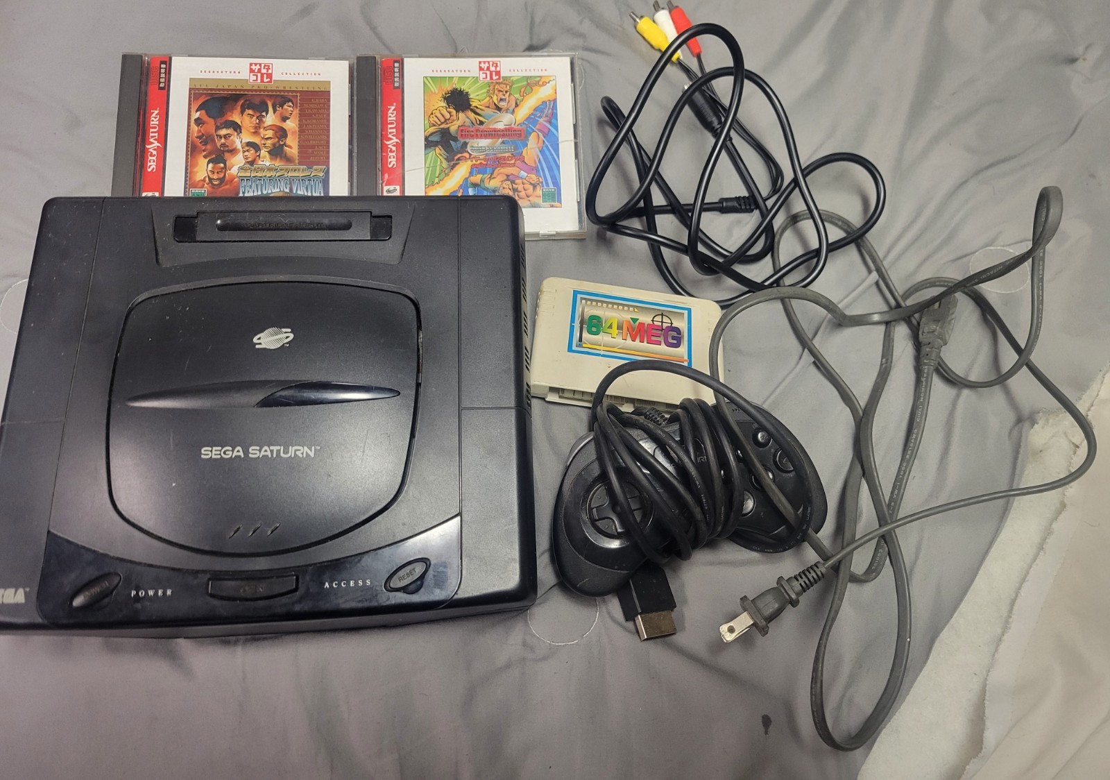 SEGA Saturn Home Console Bundle PARTS OR REPAIR PLEASE READ