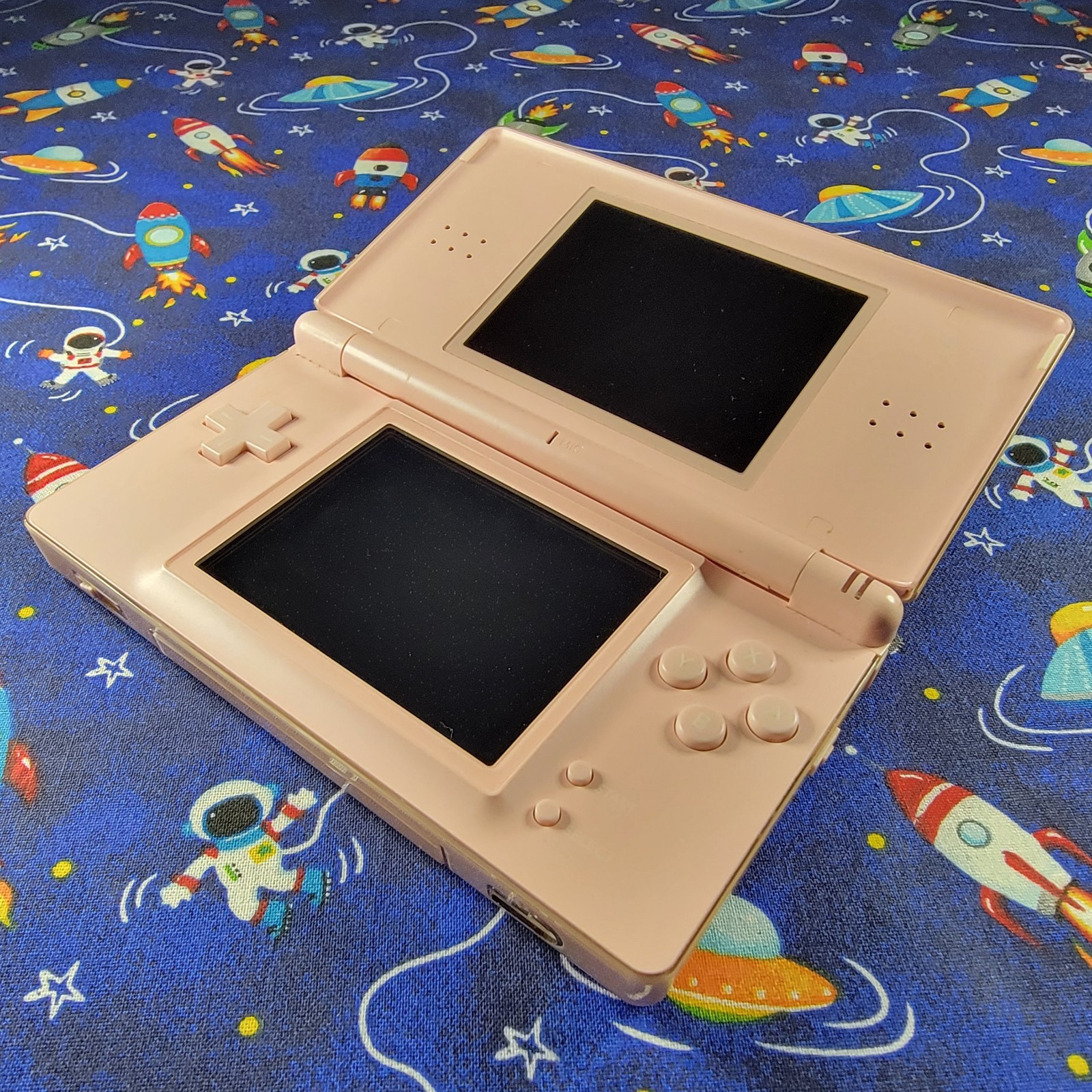 Nintendo DS Lite Handheld Console – CORAL PINK / VERY NICE- TESTED With Chargers
