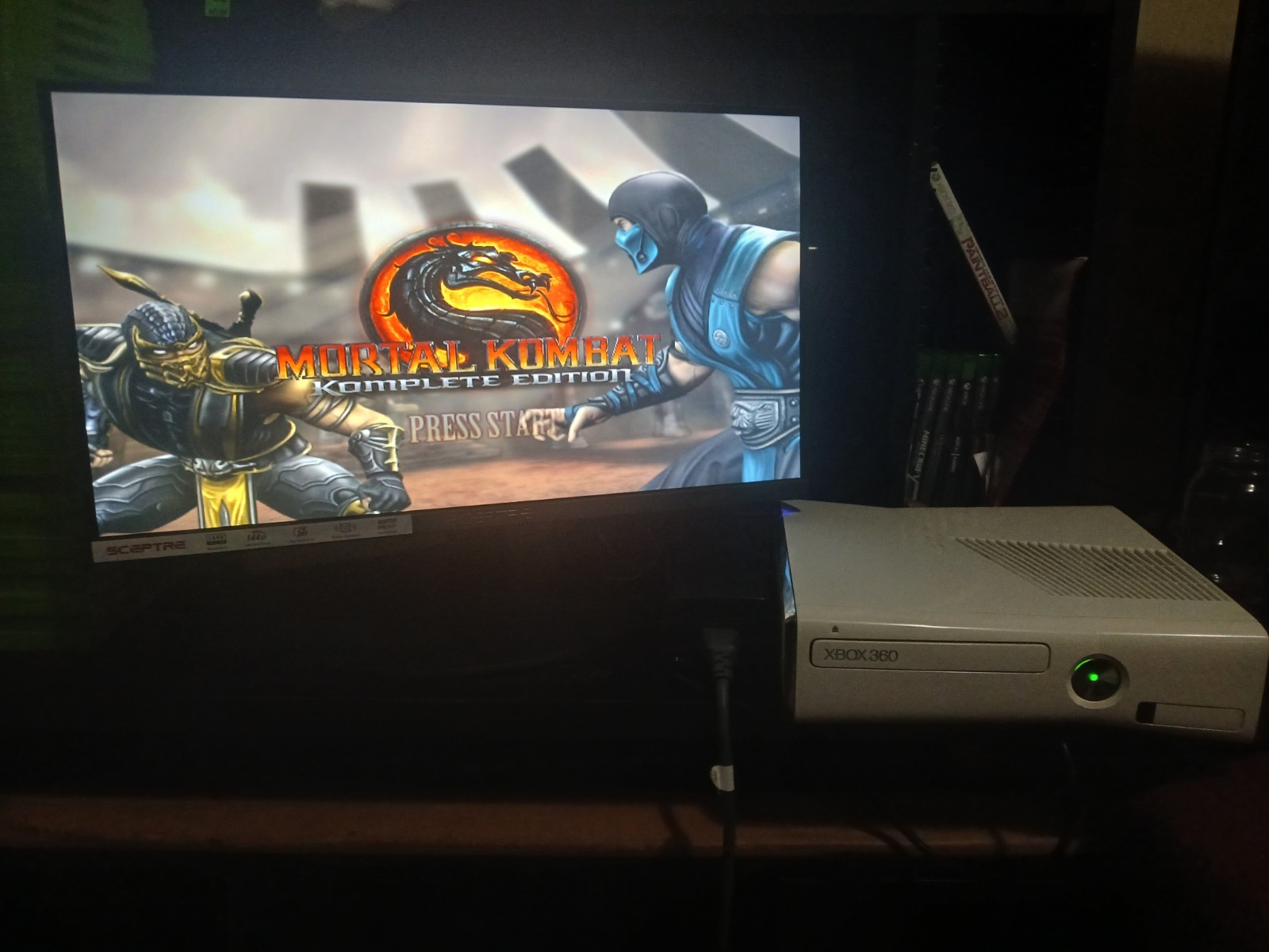 Microsoft Xbox 360 S White Console MPN 1439 Wi-Fi HDMI w/ Controller
