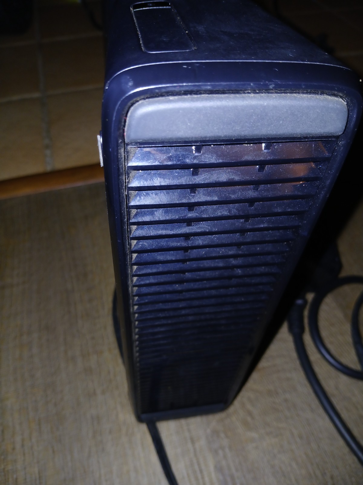 Xbox 360 S Console [Model 1439] Console Only – For Parts, Red Light – NO HD