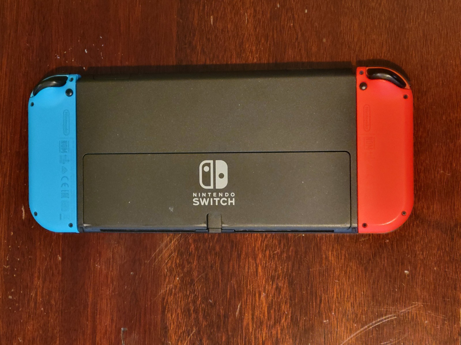 Nintendo Switch Oled (Neon) | Comes with Pokémon Shield!