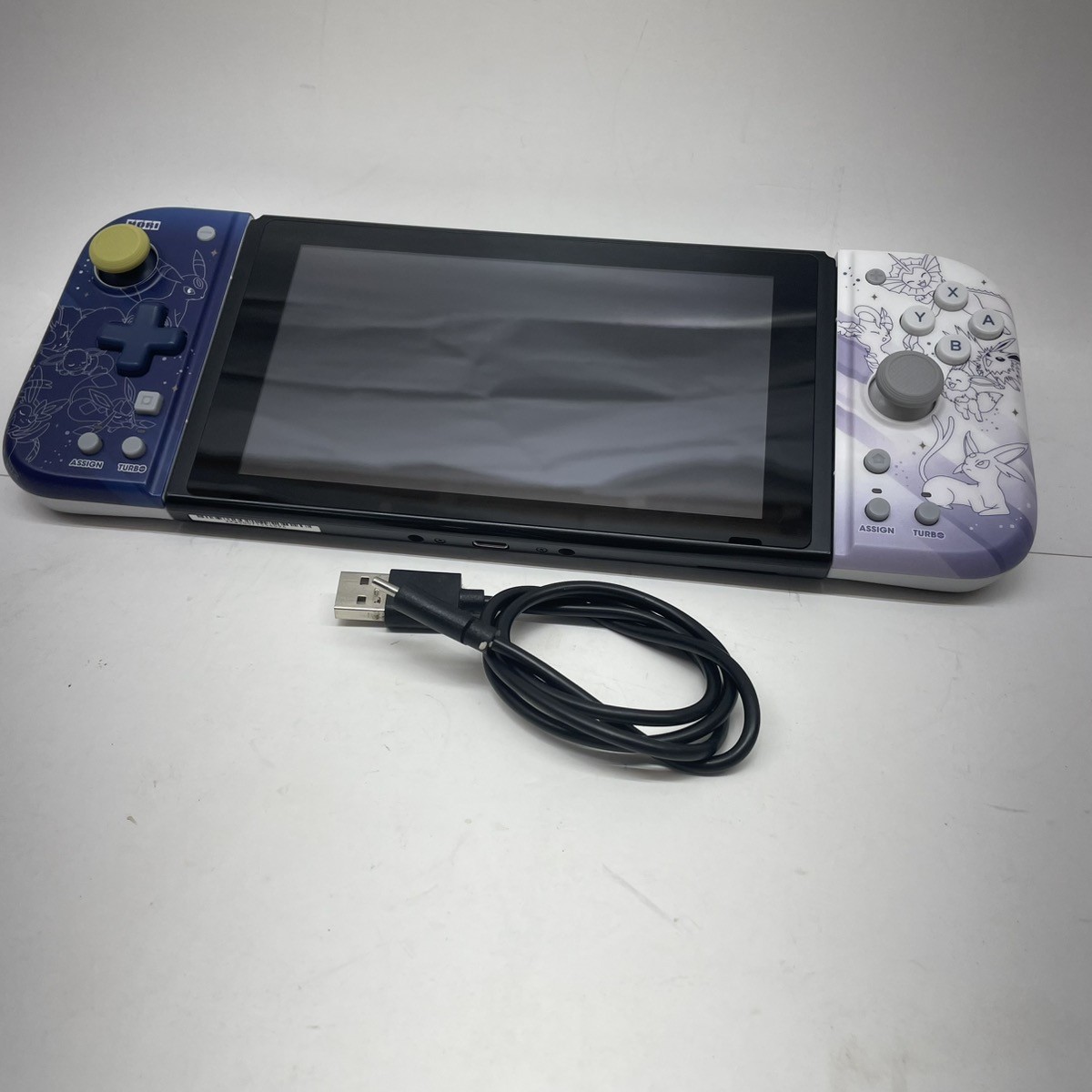 NINTENDO SWITCH HAC-001(-01) W/ HORI SPLIT PAD & USB CABLE (CMP124966)