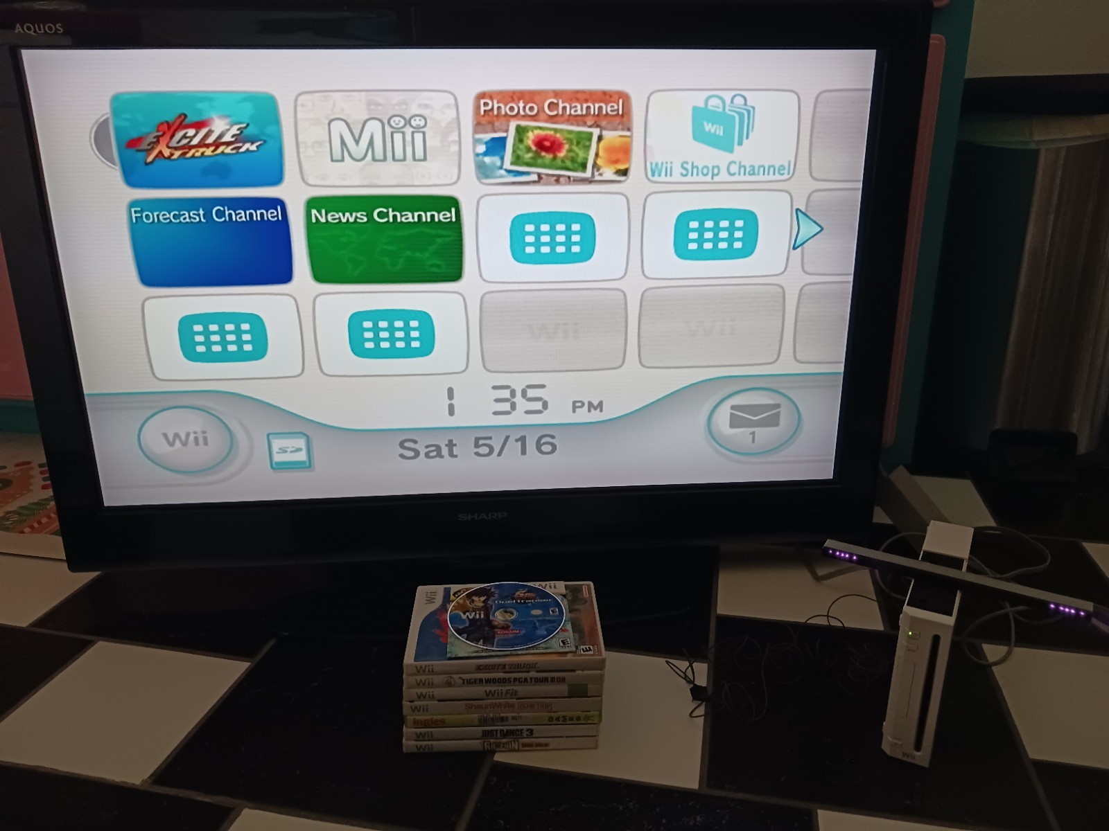 Nintendo Wii Console, Games, Remotes, Nunchuks Lot Bundle Tested and Working