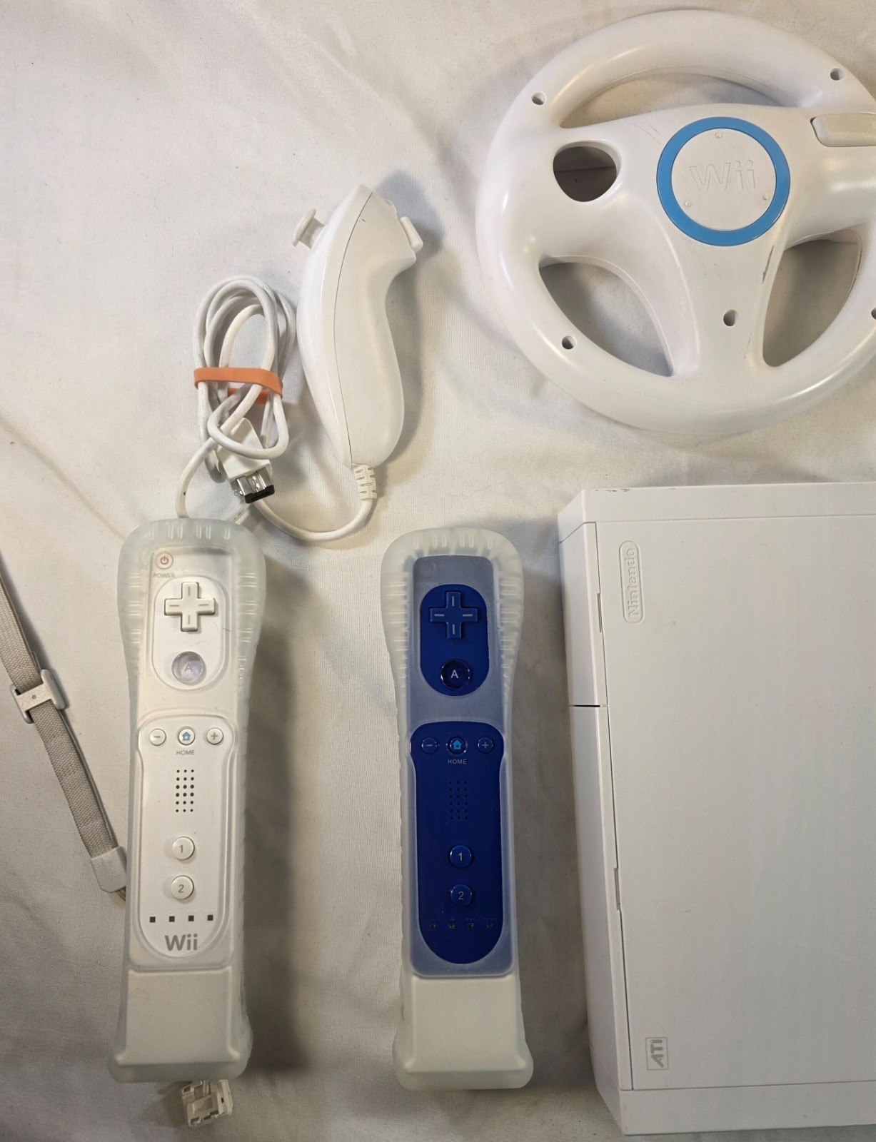 Nintendo Wii Console Bundle 2 Remotes Nunchuck Steering Wheel Cords