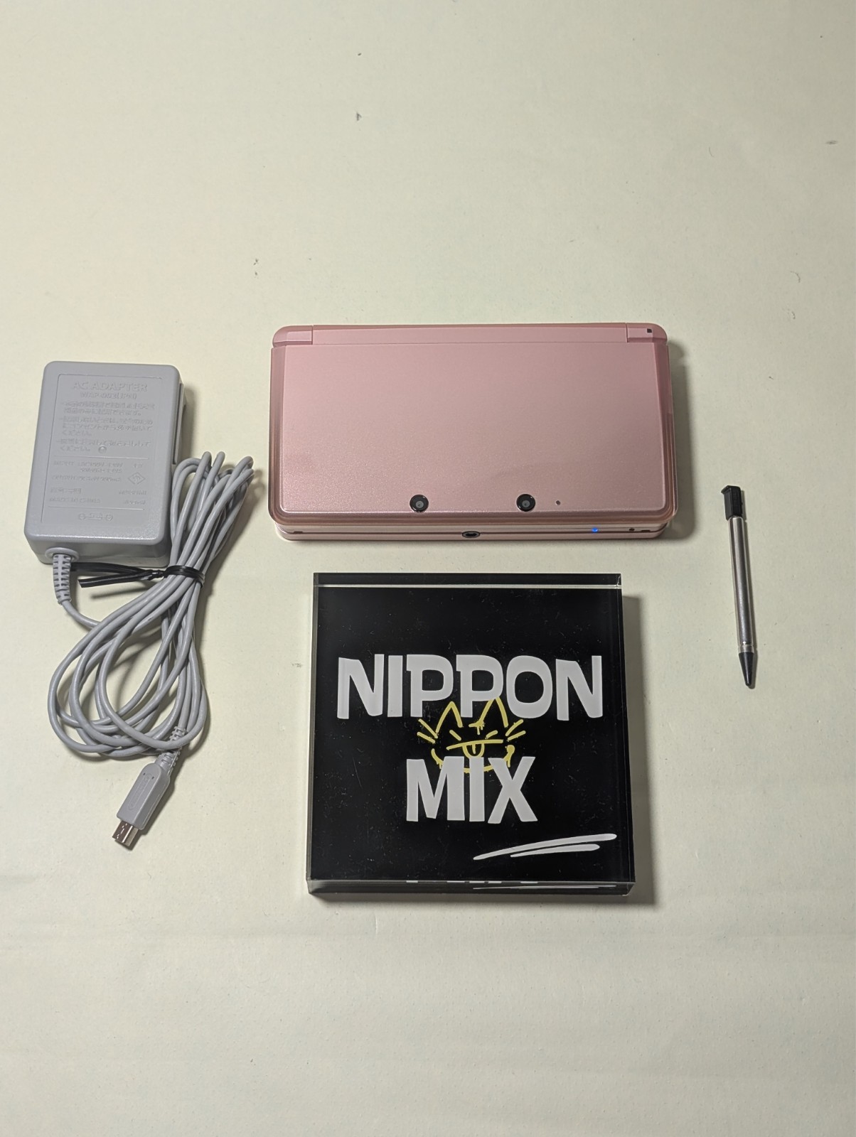 [ Ships in 1 Day ] Nintendo 3DS Misty Pink Japan Ver. Good Condition w/charger