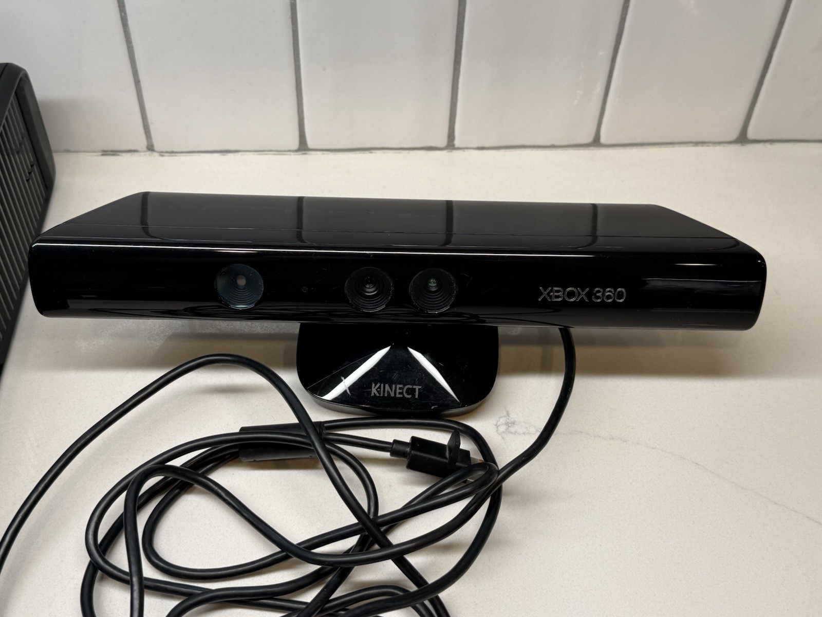 Xbox 360 S Console SLIM Model 1439 w/ Kinect, Controllers + Games Lot – READ DES