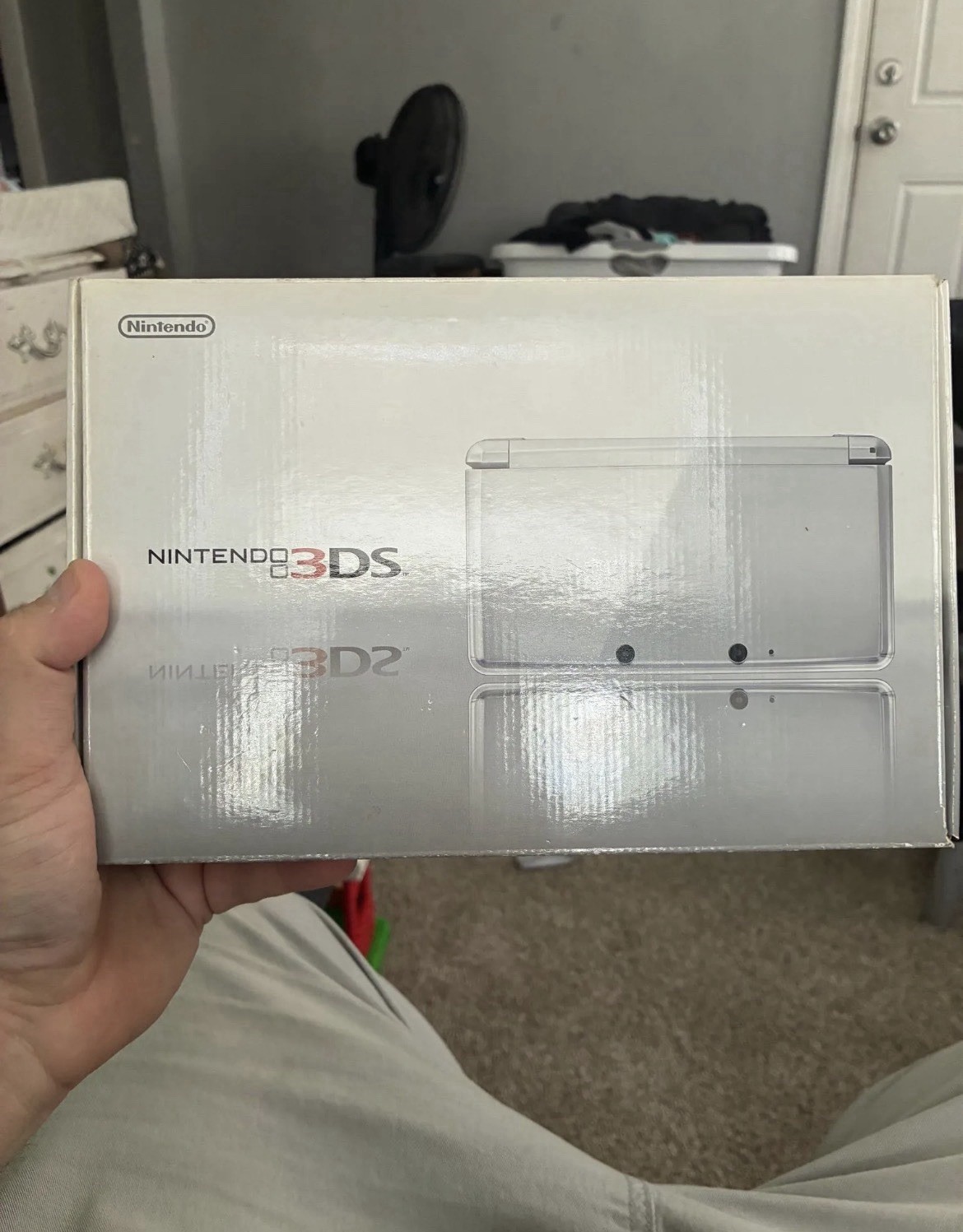 Japanese Nintendo 3DS White Handheld System w/ 3D Audio Tech, Box