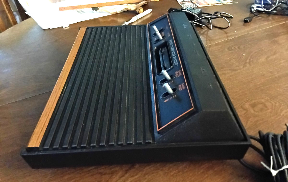 Atari 2600 4 Switch Console Model CX-2600 A Made in Taiwan Works Perfect