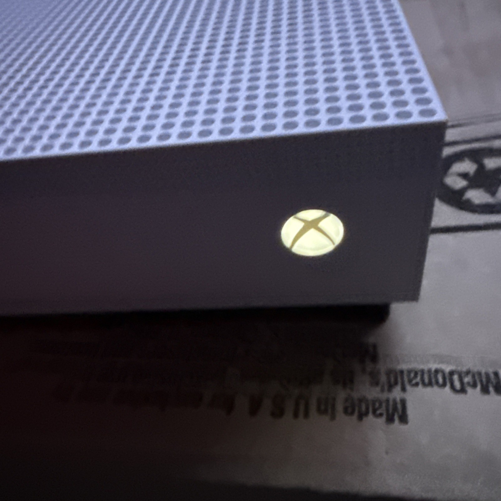 Microsoft Xbox One S – White Console & Controller + Cords – Tested + 2 Games