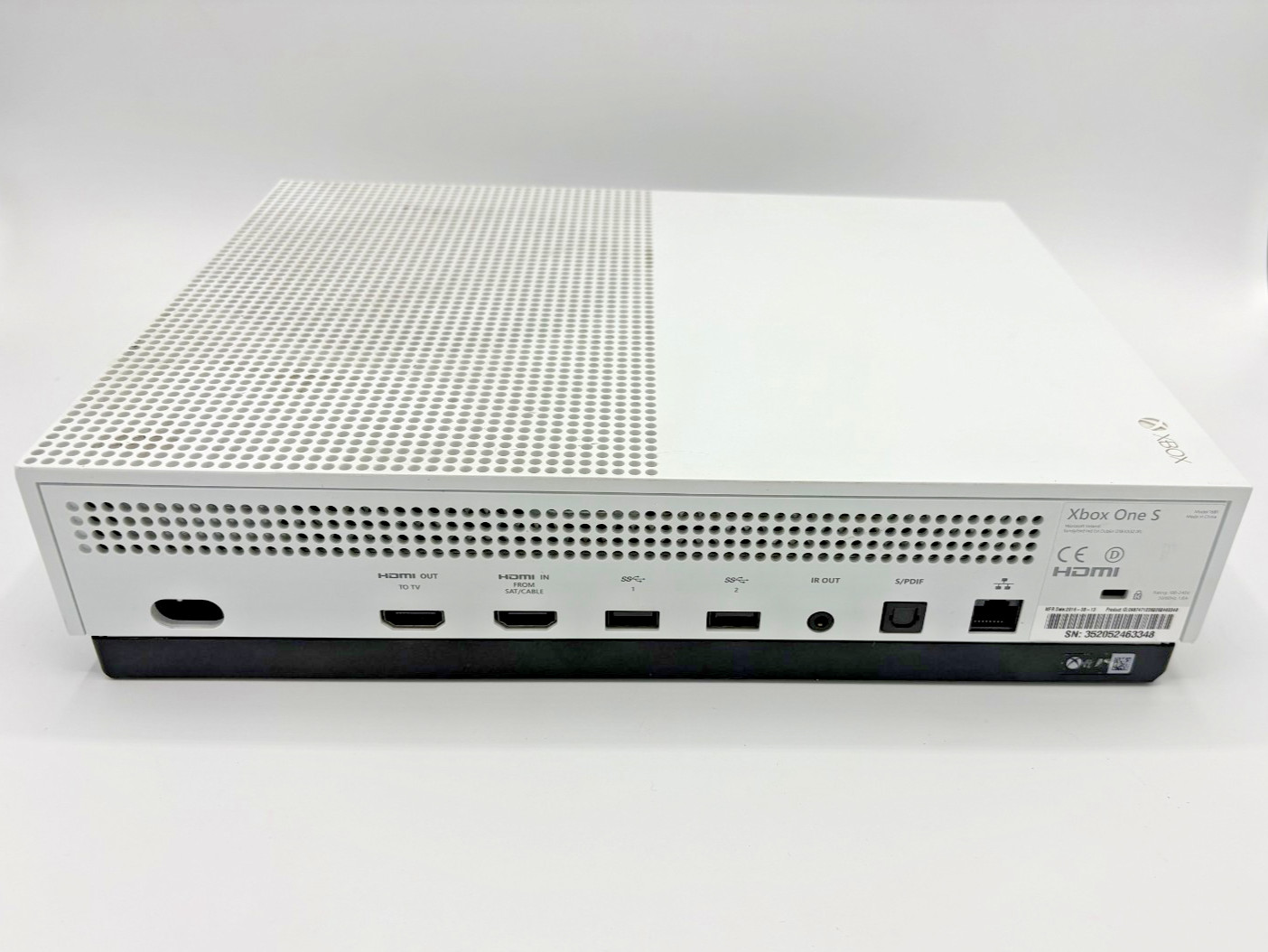 Xbox One S w/ Core Wireless Controller & Star Wars Battlefront 2 (TESTED)