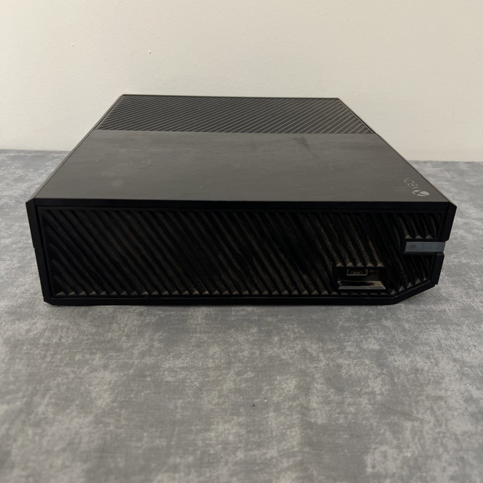 Microsoft Xbox One 500GB Console Black 1540 Controller, Power Cord And 5 Games