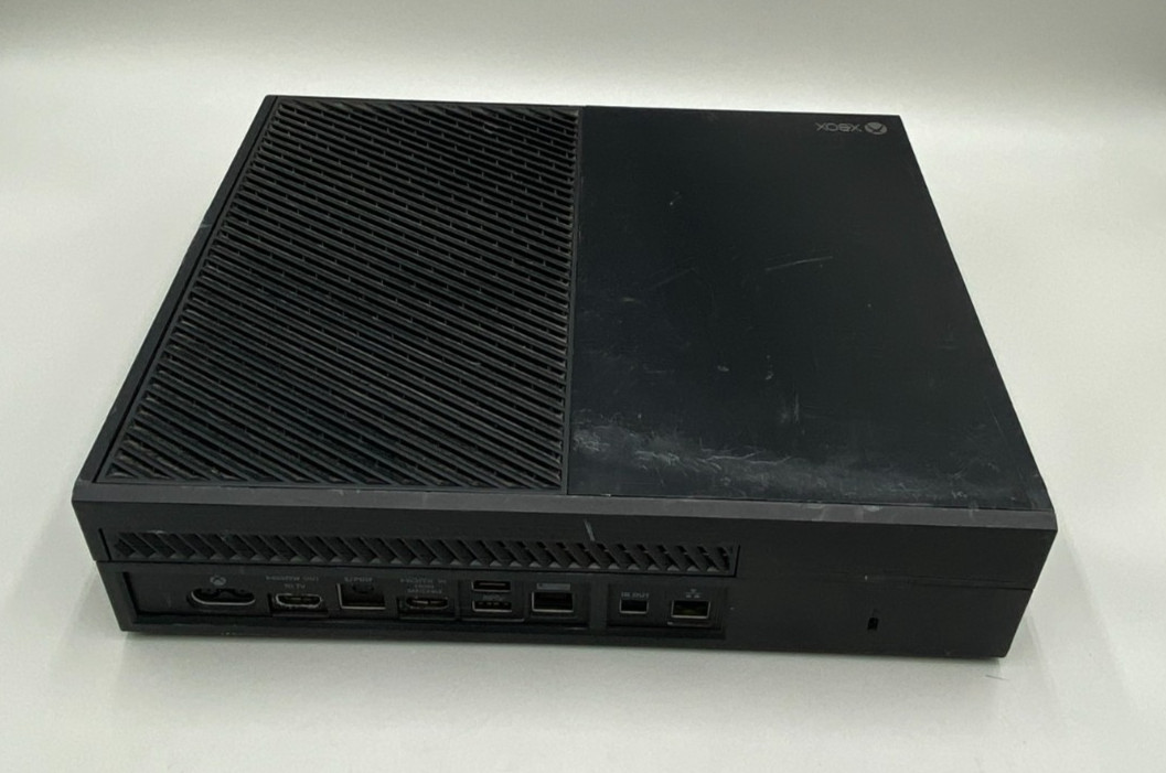 Microsoft Xbox One 1540 512GB Gaming Console ONLY Black Fair