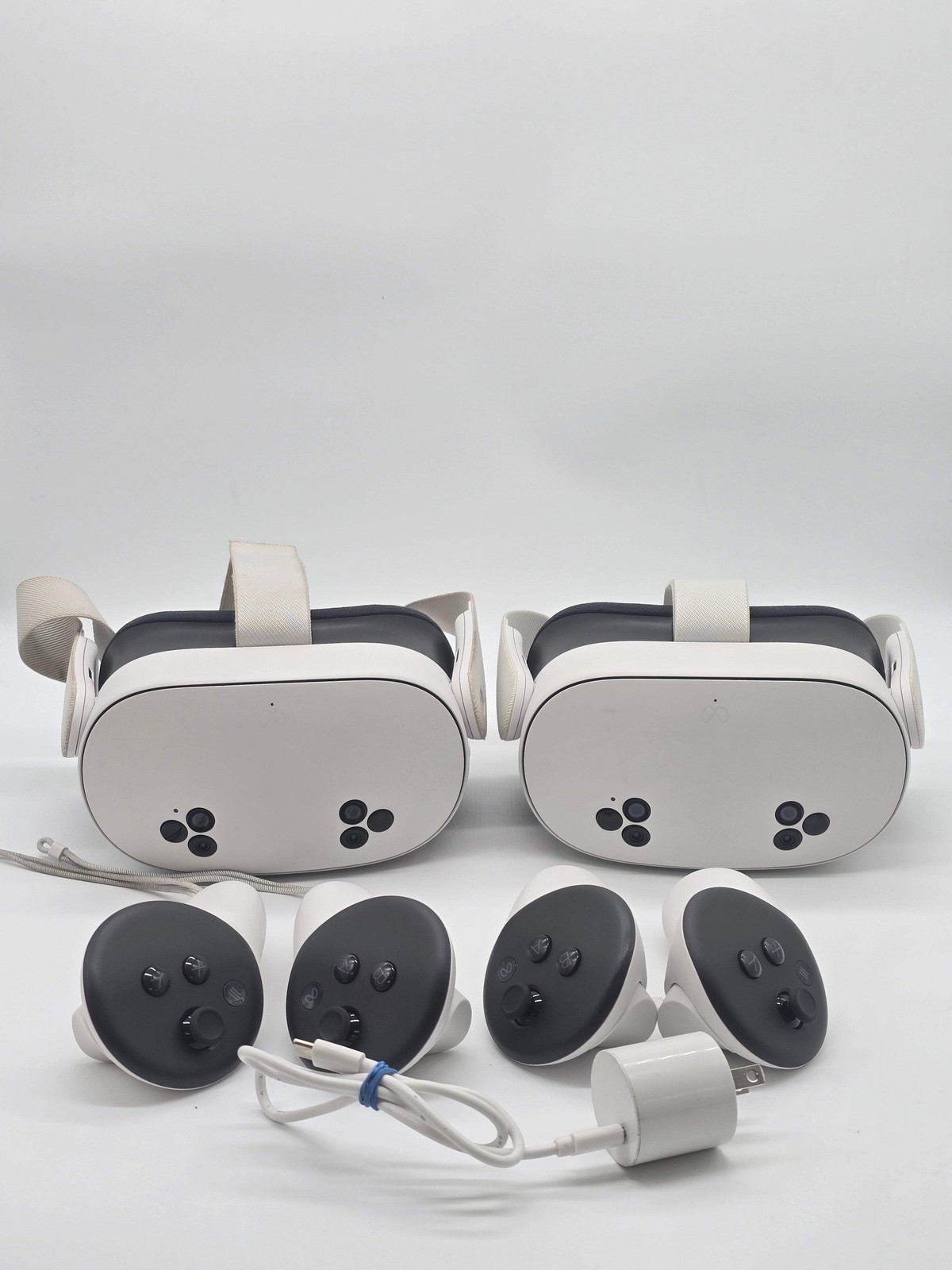 Meta Quest 3S 128GB VR Headset Lot of 2 w/ Controllers Used