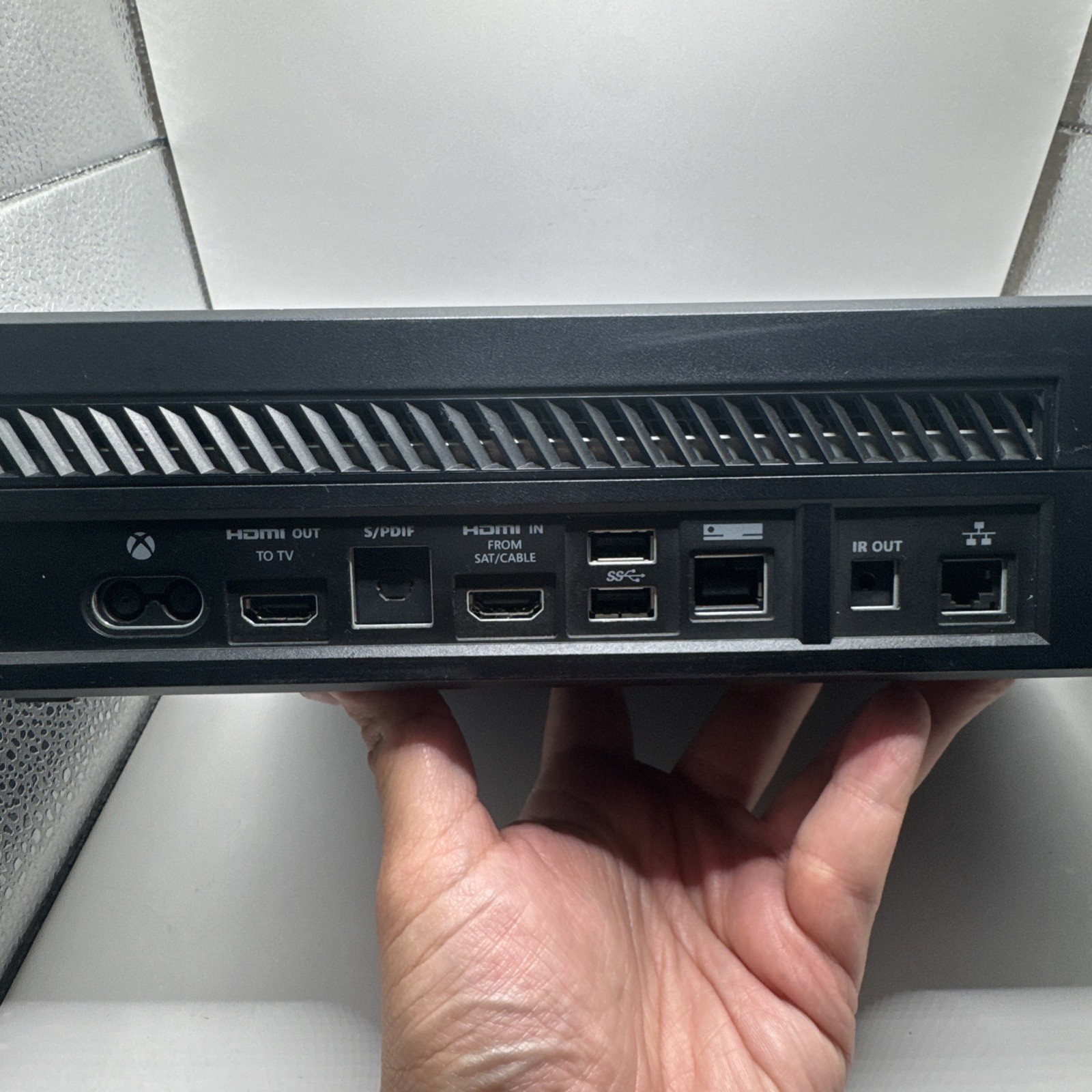 500GB Microsoft Xbox One – 1540 – Controller Working Great!