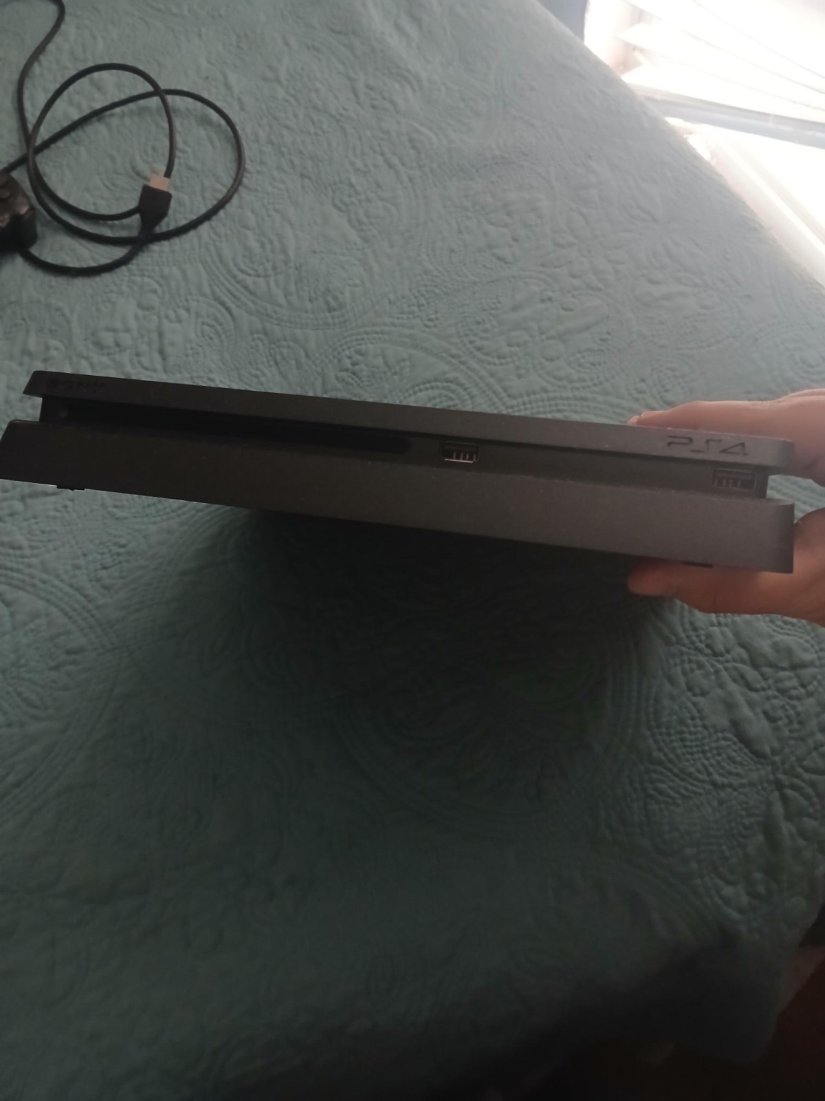 Black Used PS4 & Controller, W/ Spiderman and RDR2 (Power/Charger not included)