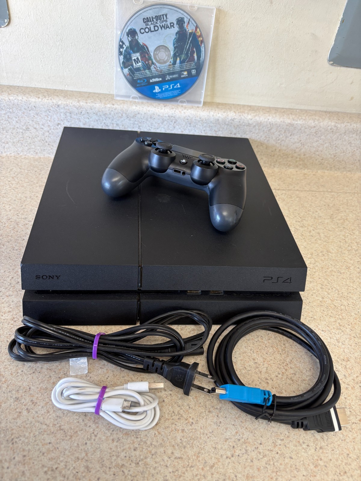 Playstation 4 PS4 Console 500 GB Bundle CUH-1215A, Controller, Firmware 10.00