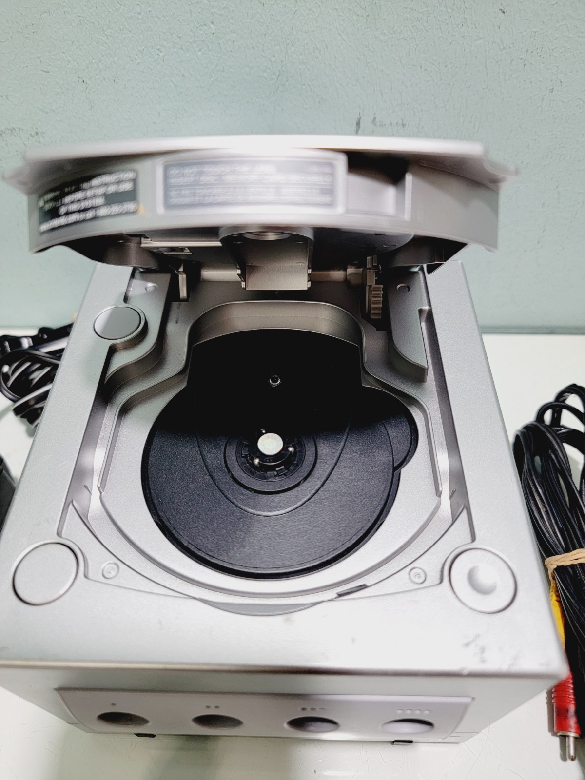 Nintendo GameCube Platinum Silver DOL-001 (USA) | Console With 2 Controls 2 Game