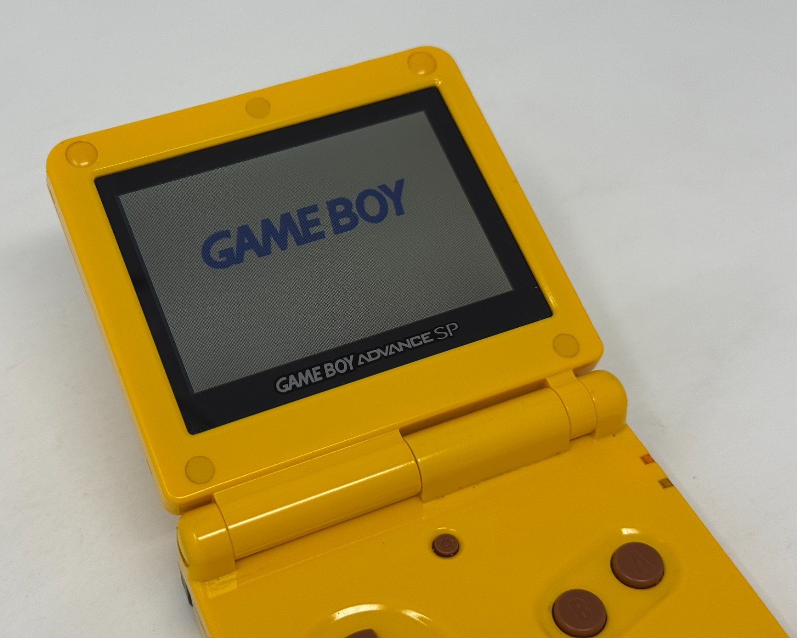 Nintendo Gameboy Advance SP Toys “R” Us Exclusive Limited Edition Pikachu IN BOX