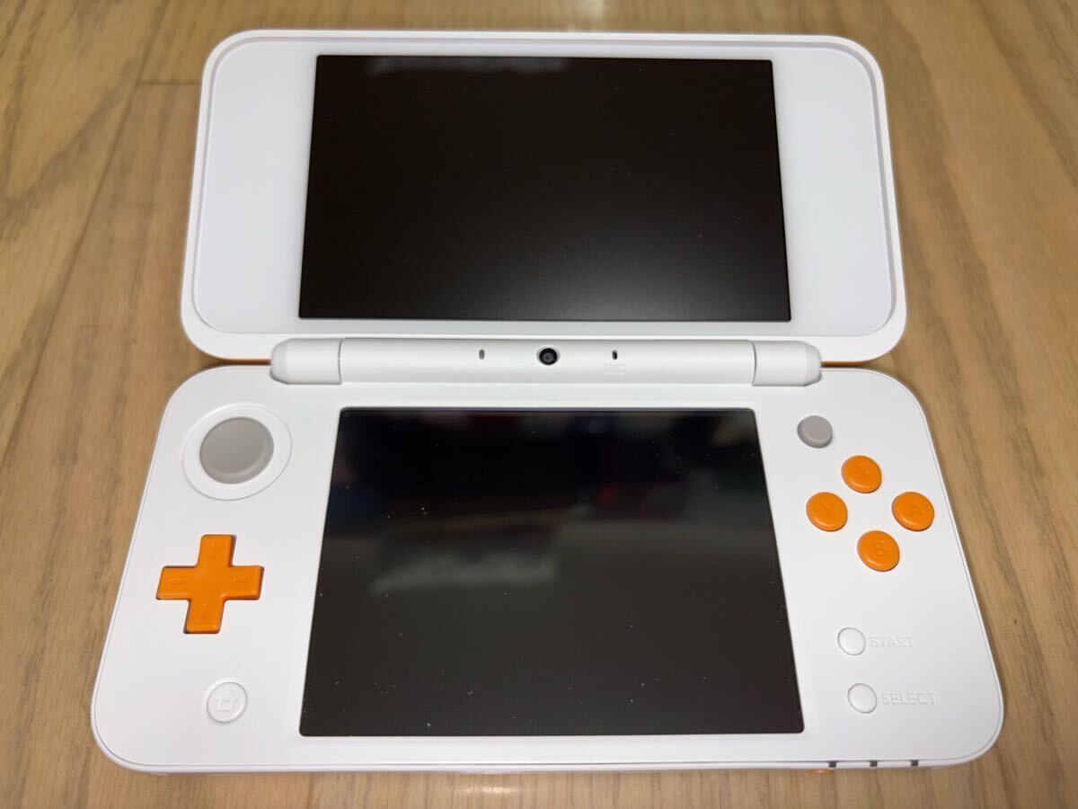 Mint – Nintendo 2DS LL Console – White × Orange w/Box Japanese Region Codes JP