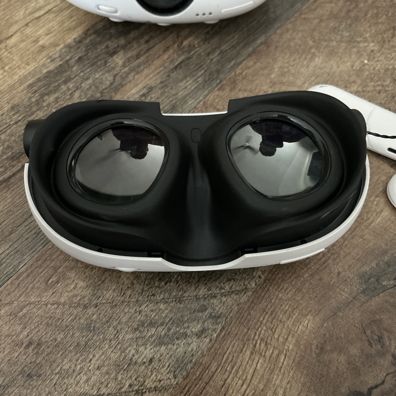 (2) – Meta Quest 3 512GB Standalone All-in-One VR Headset – Broken For Parts