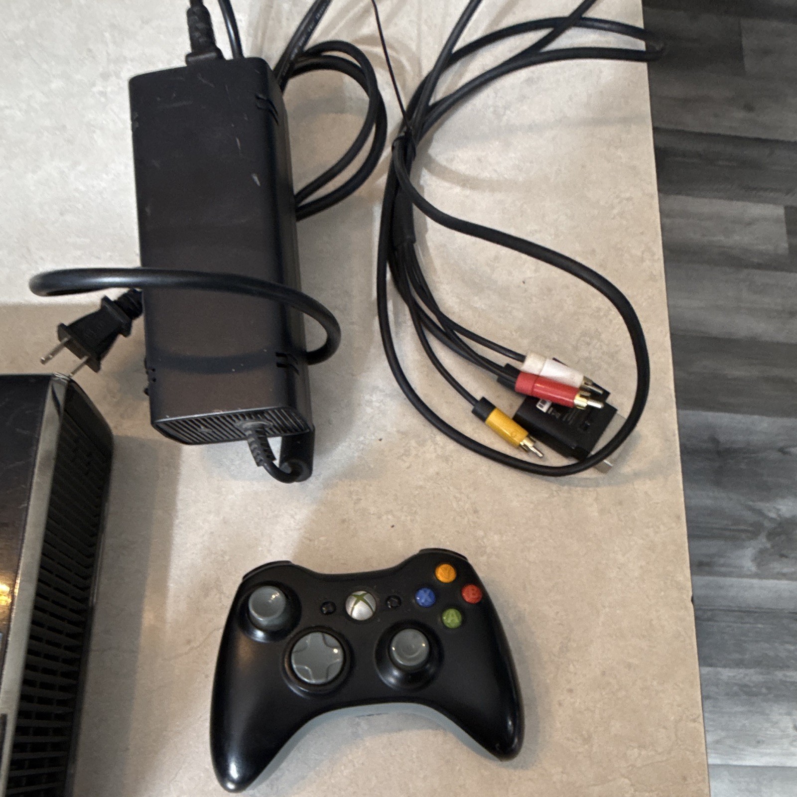 Microsoft Xbox 360 E 250GB Black Console Bundle w Wireless Controller HDMI AV