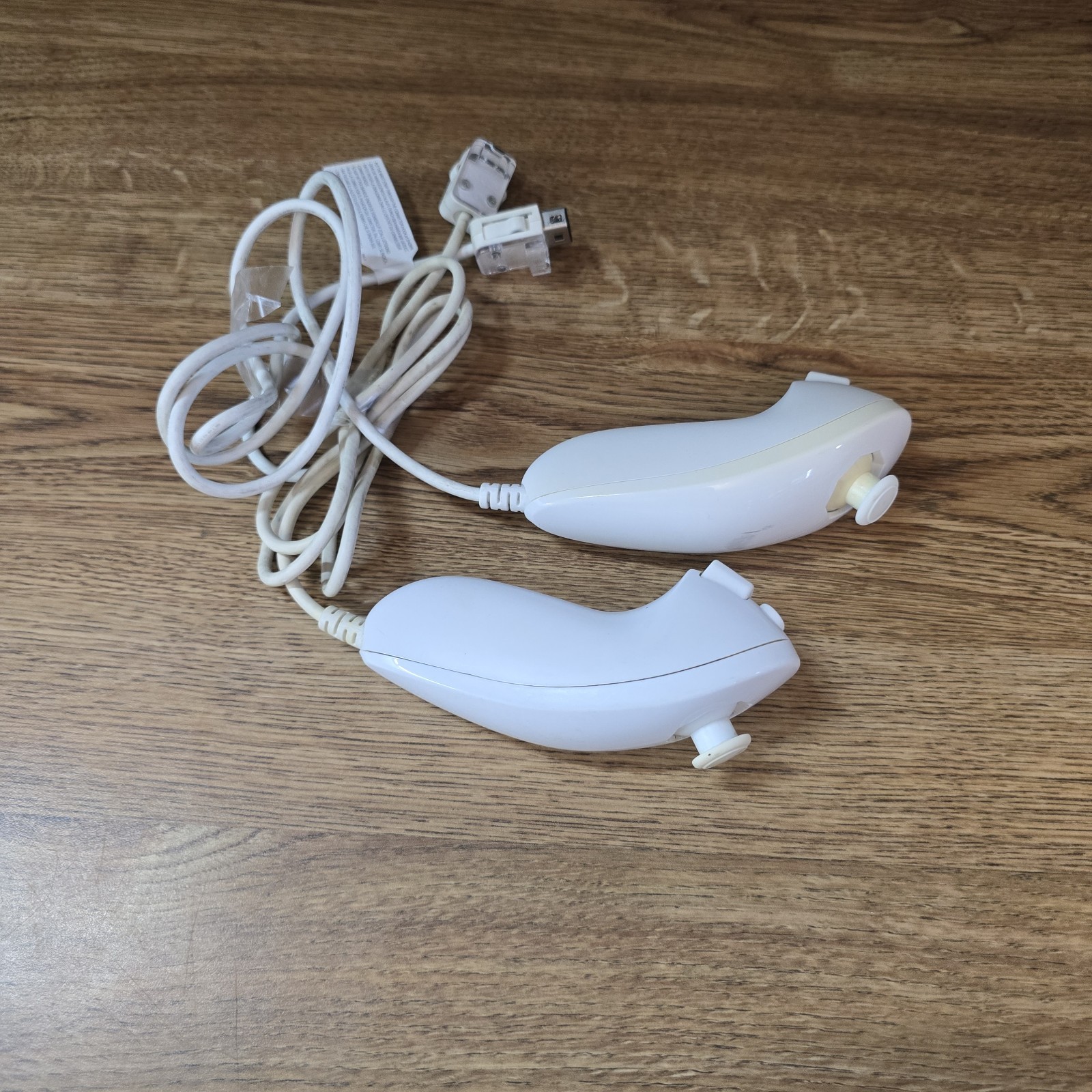 NINTENDO WII CONSOLE SYSTEM BUNDLE BOARD Sports ,Game Party 3, Fit & Plus